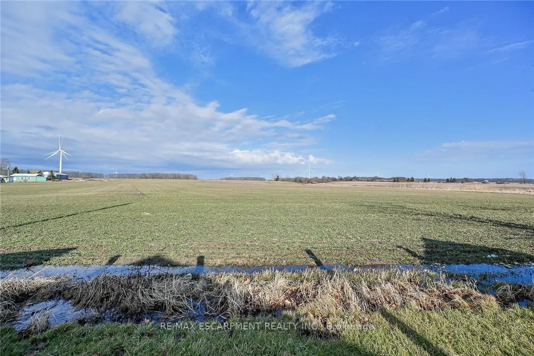 Photo 35 of 751 Lakeshore Road, Haldimand — HOMEH