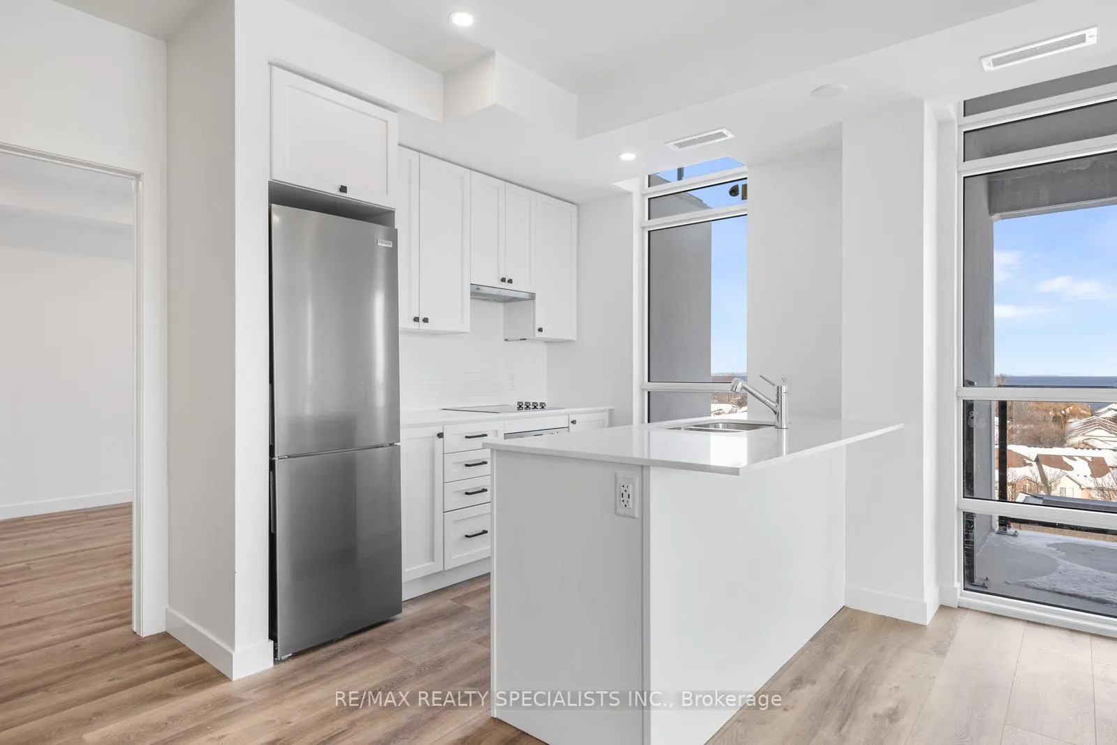Photo 2 of Unit 708, 461 Green Road, Hamilton, Lakeshore — HOMEH