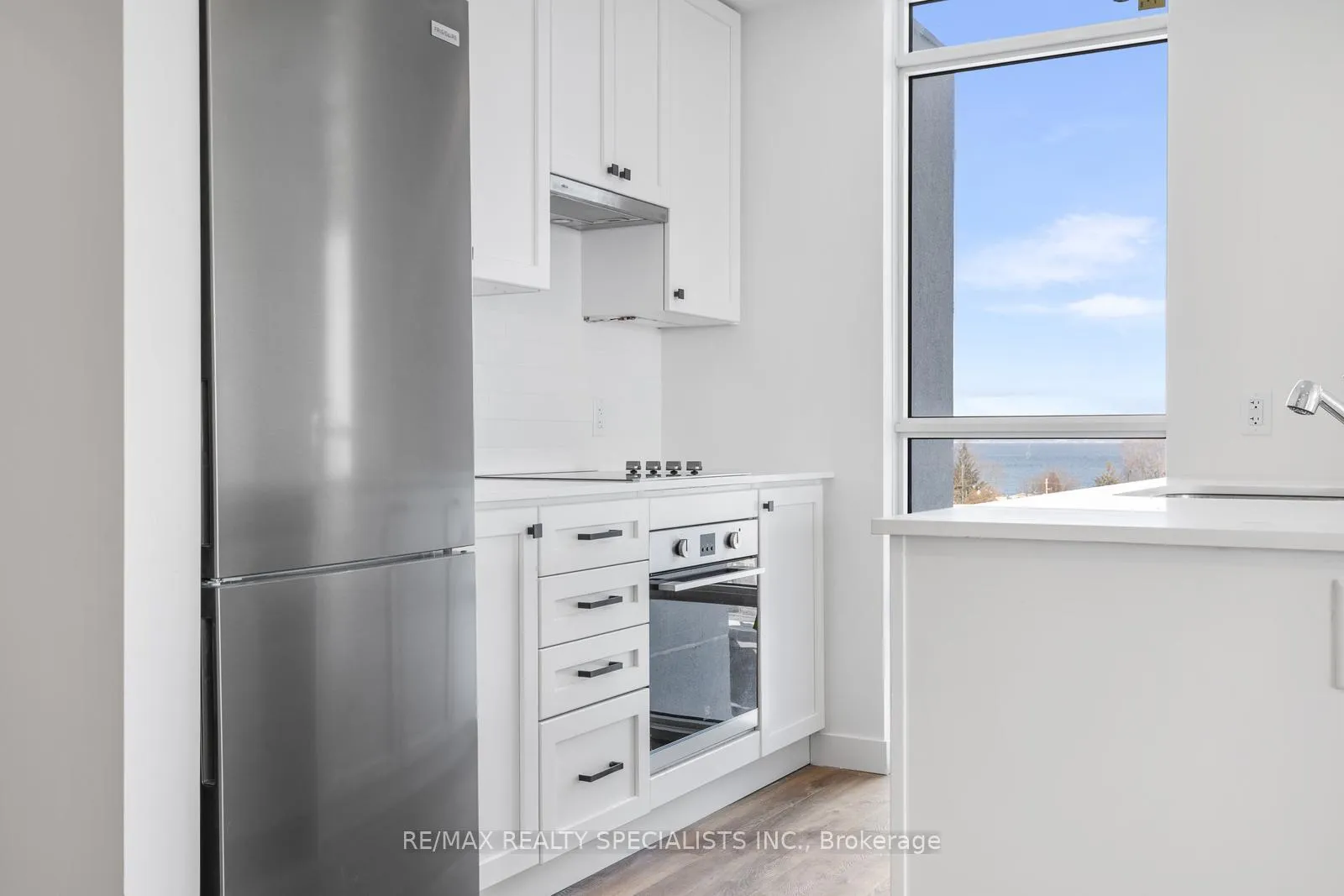 Photo 3 of Unit 708, 461 Green Road, Hamilton, Lakeshore — HOMEH