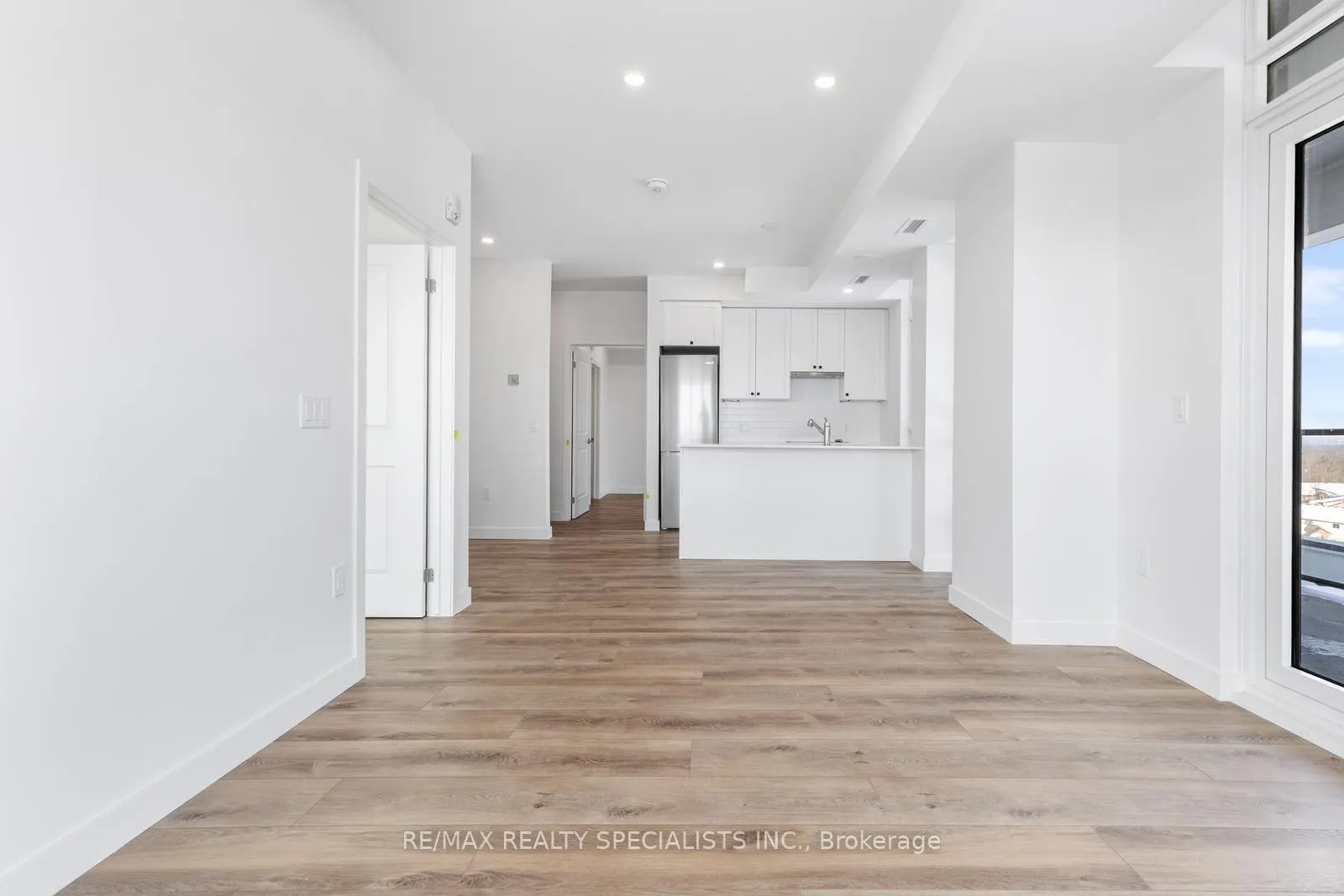 Photo 8 of Unit 708, 461 Green Road, Hamilton, Lakeshore — HOMEH