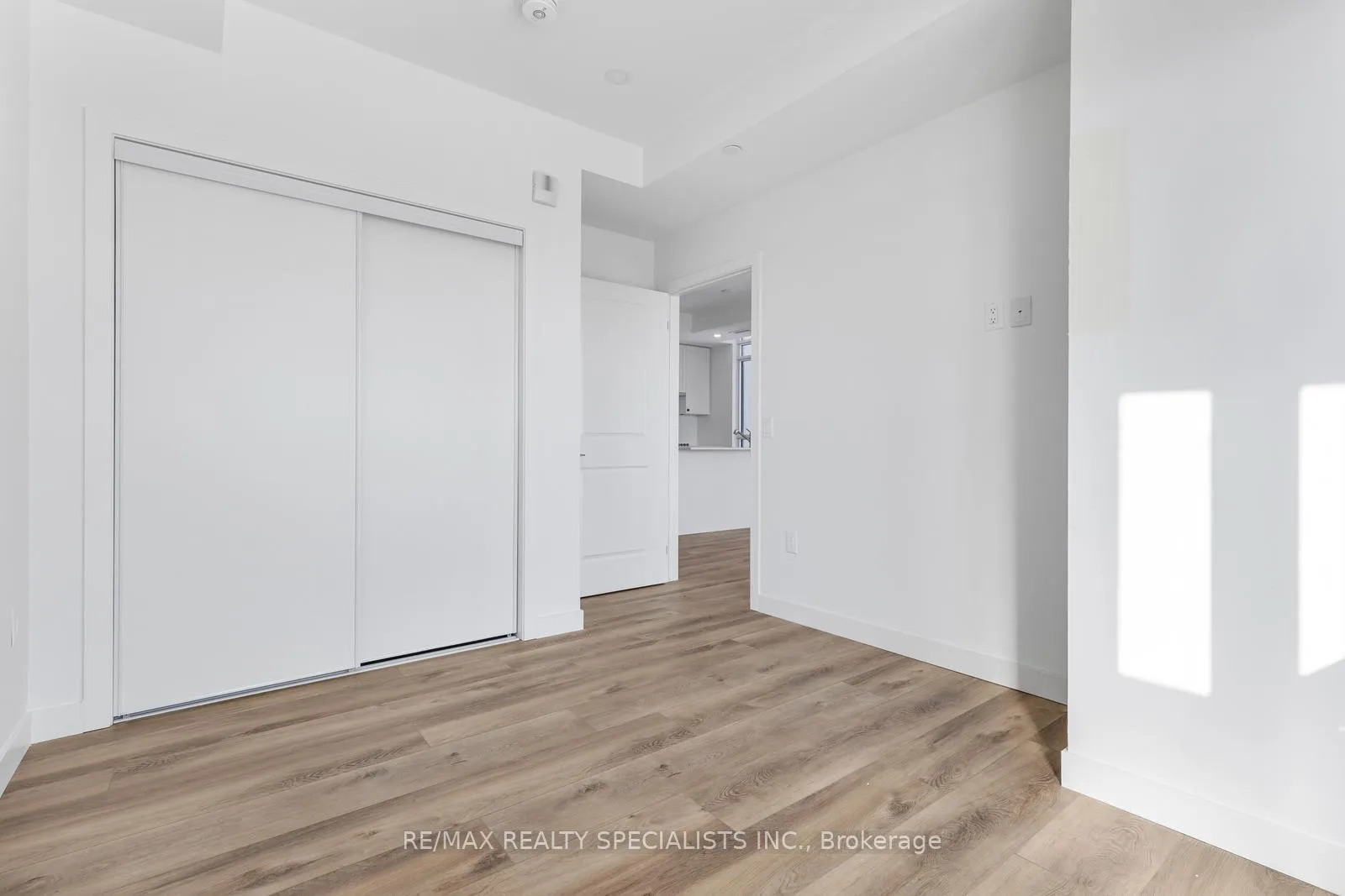 Photo 12 of Unit 708, 461 Green Road, Hamilton, Lakeshore — HOMEH