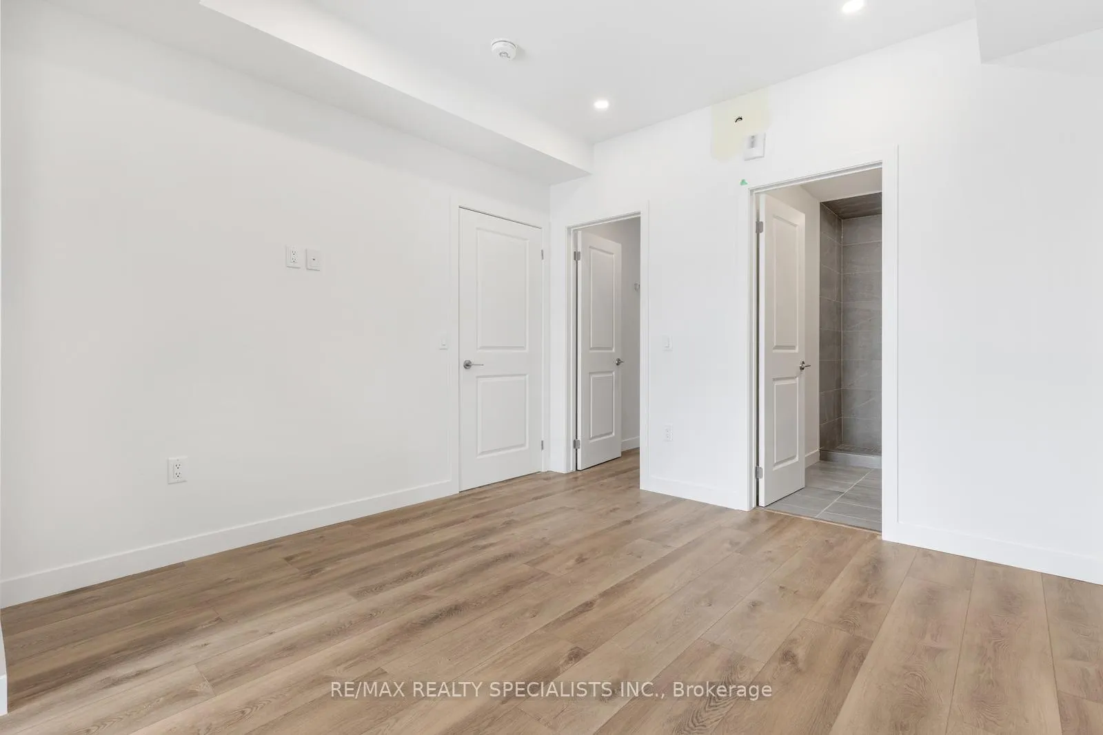 Photo 16 of Unit 708, 461 Green Road, Hamilton, Lakeshore — HOMEH