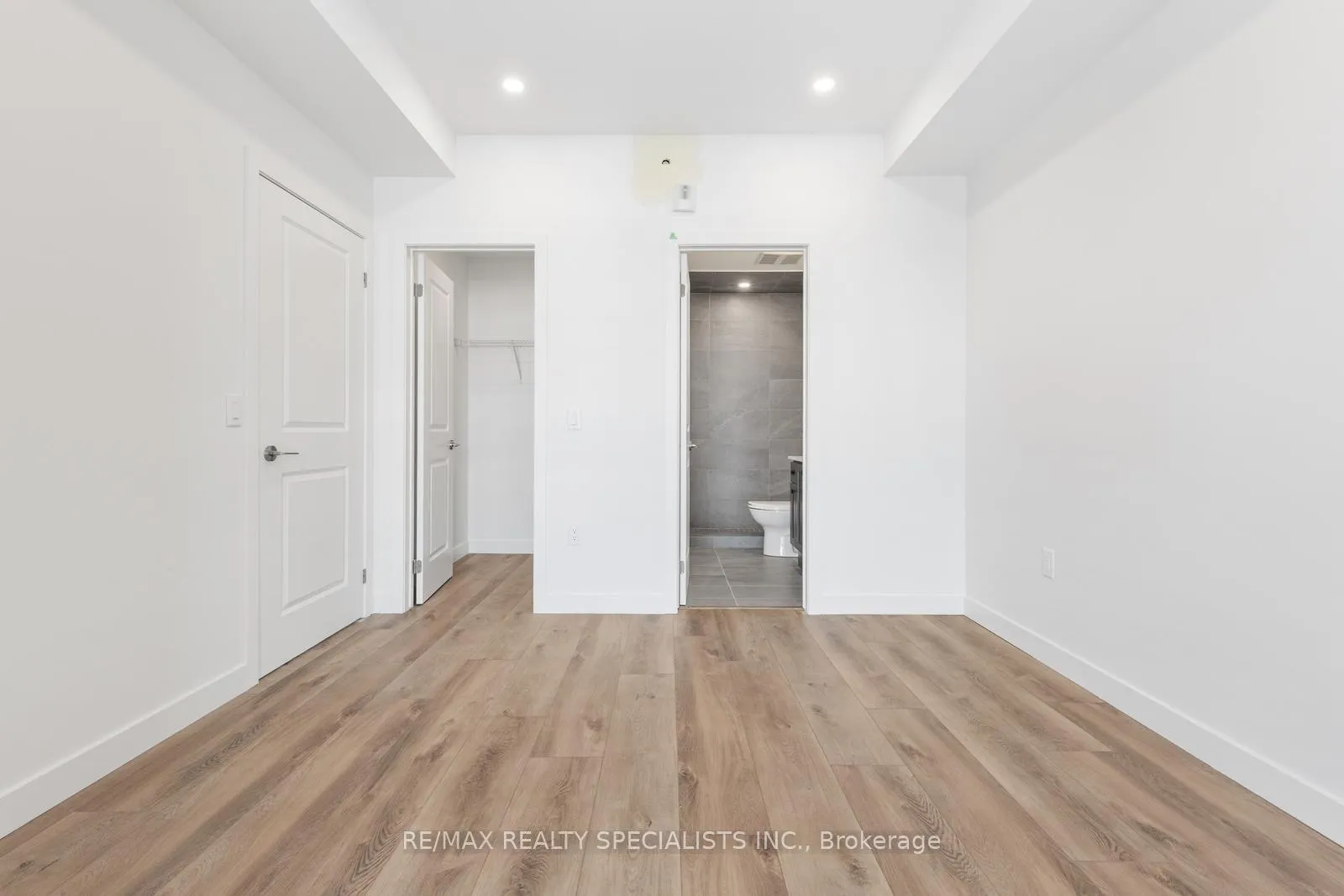 Photo 17 of Unit 708, 461 Green Road, Hamilton, Lakeshore — HOMEH
