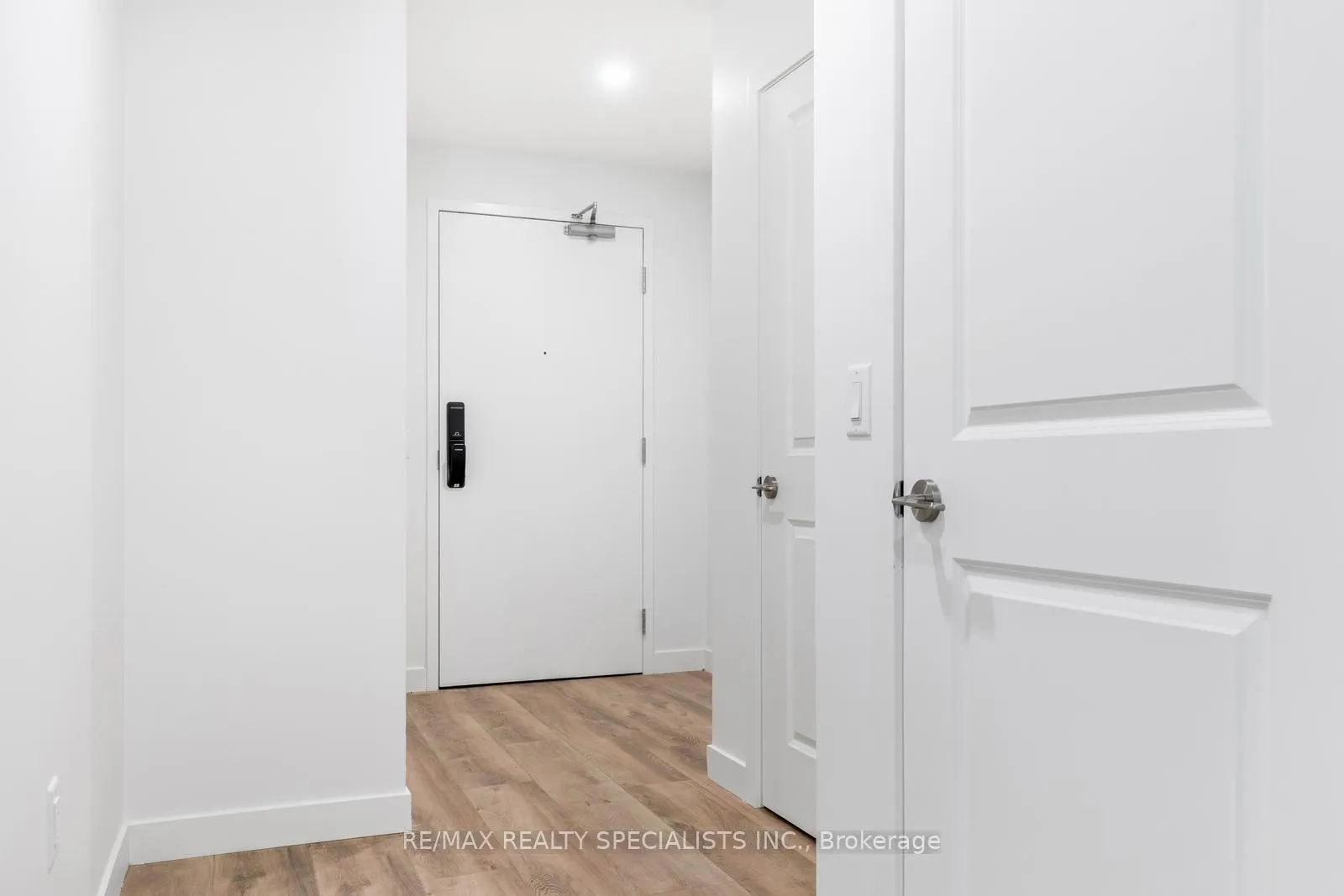 Photo 25 of Unit 708, 461 Green Road, Hamilton, Lakeshore — HOMEH