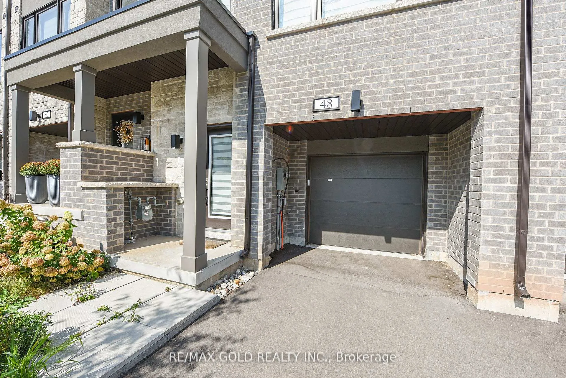 Photo 2 of 48 Windtree Way, Halton Hills, Georgetown — HOMEH