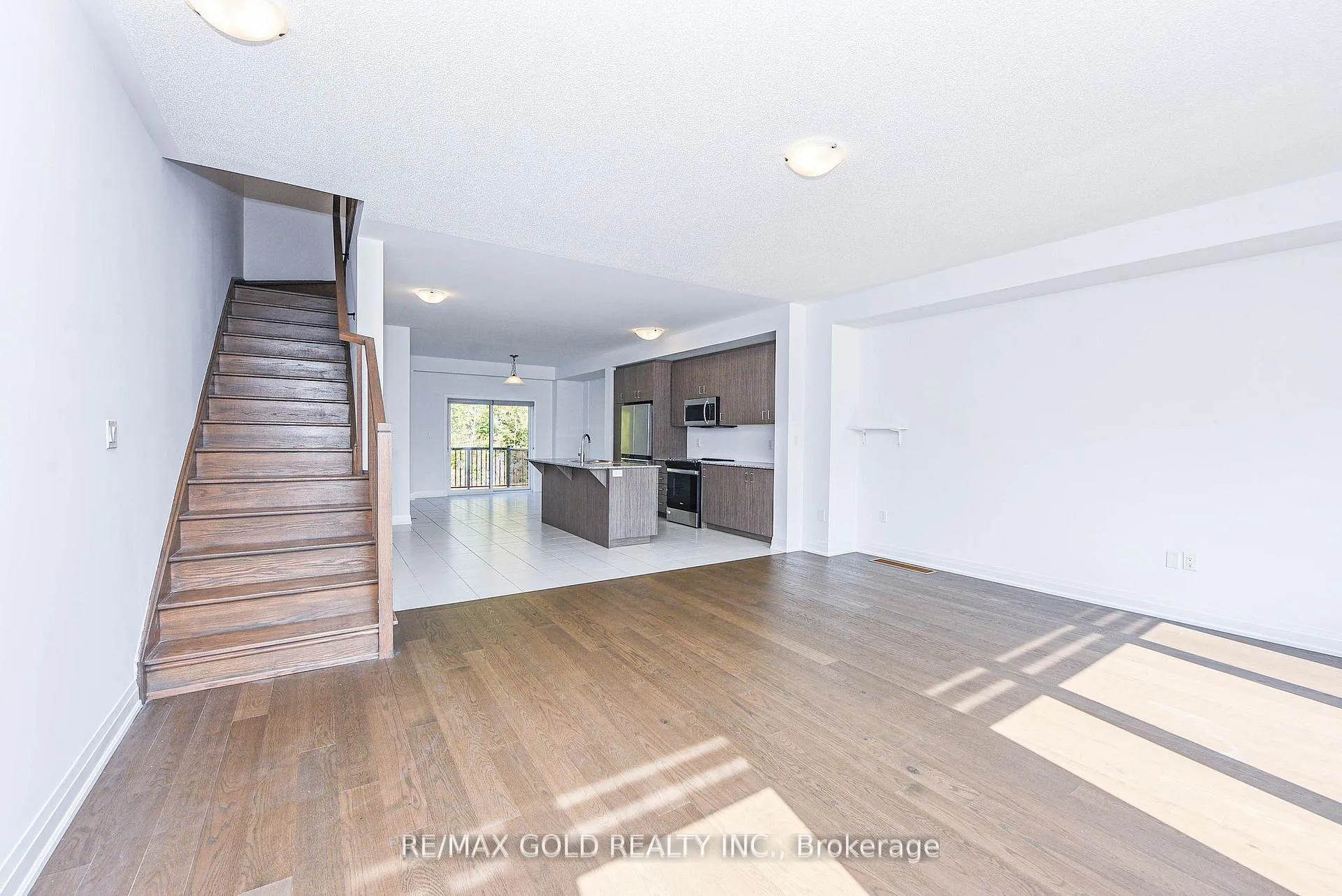 Photo 11 of 48 Windtree Way, Halton Hills, Georgetown — HOMEH