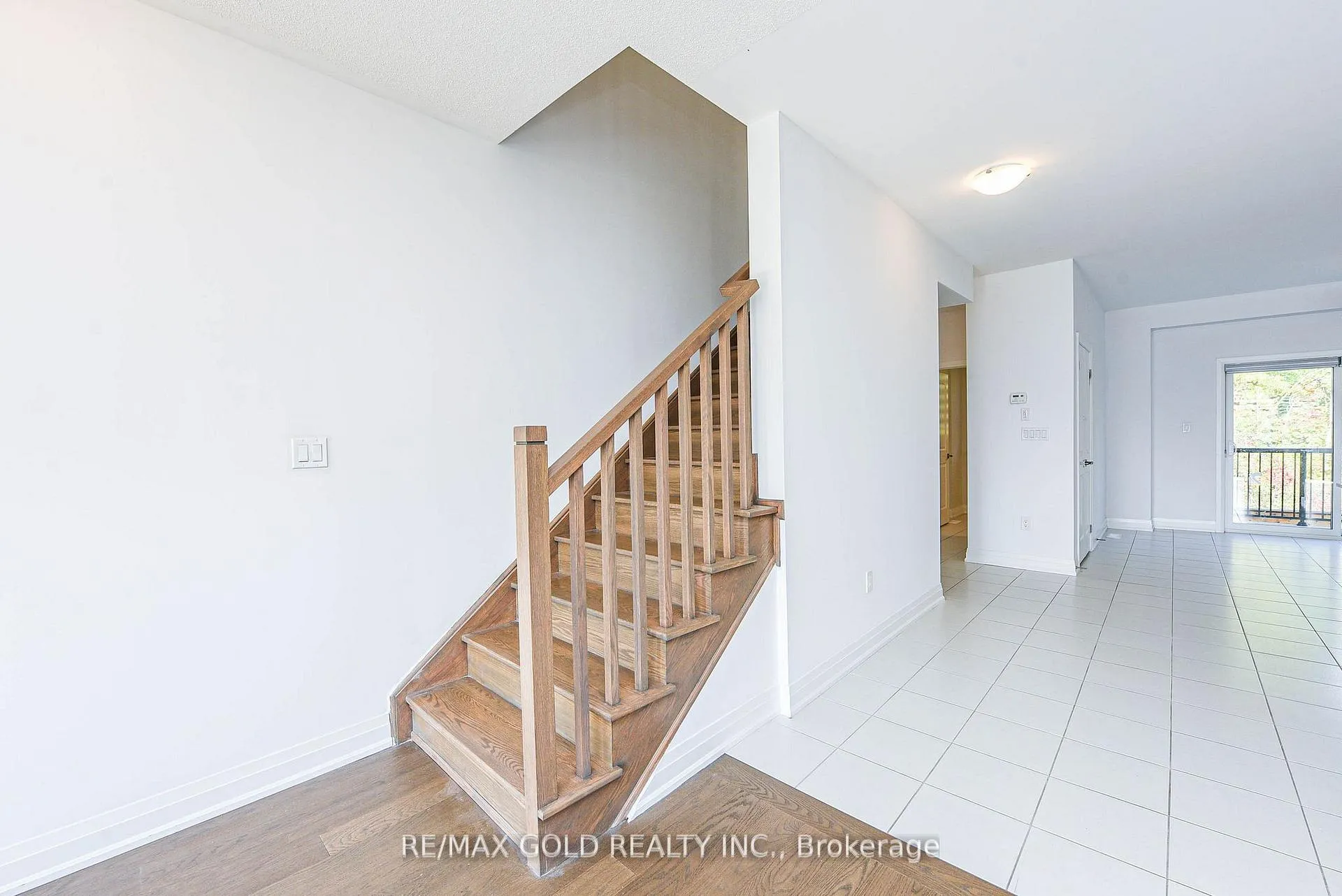 Photo 12 of 48 Windtree Way, Halton Hills, Georgetown — HOMEH