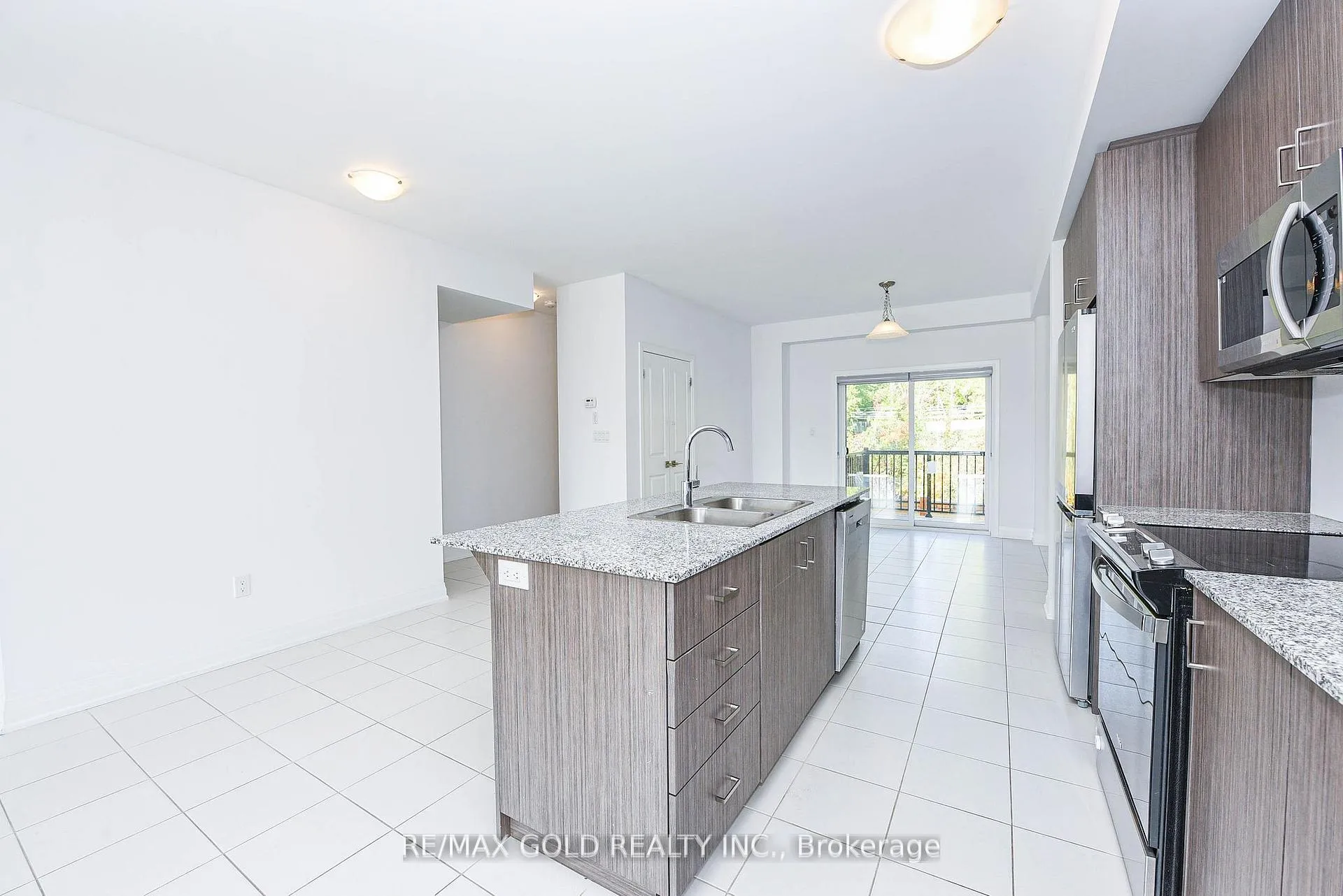 Photo 18 of 48 Windtree Way, Halton Hills, Georgetown — HOMEH