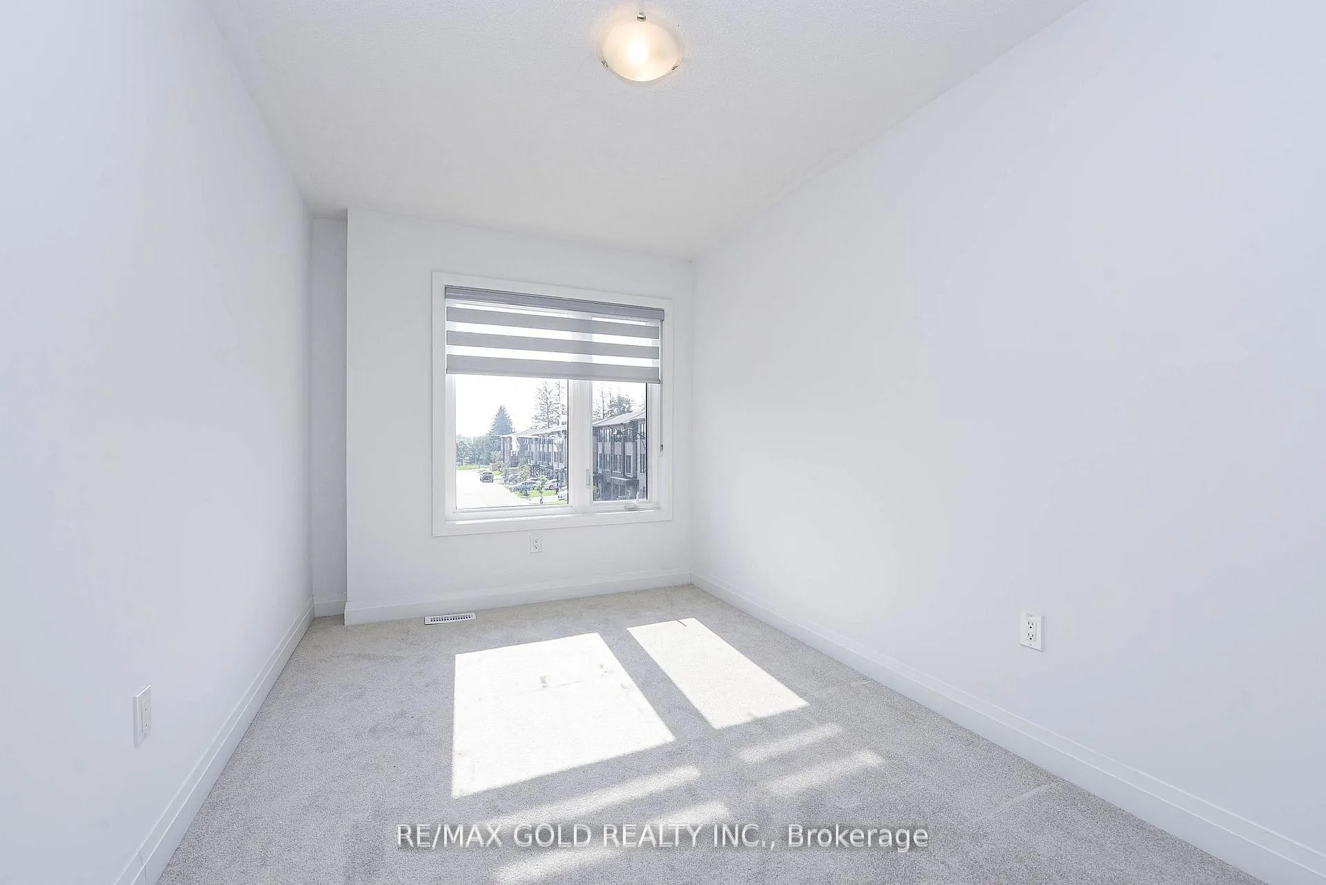 Photo 32 of 48 Windtree Way, Halton Hills, Georgetown — HOMEH