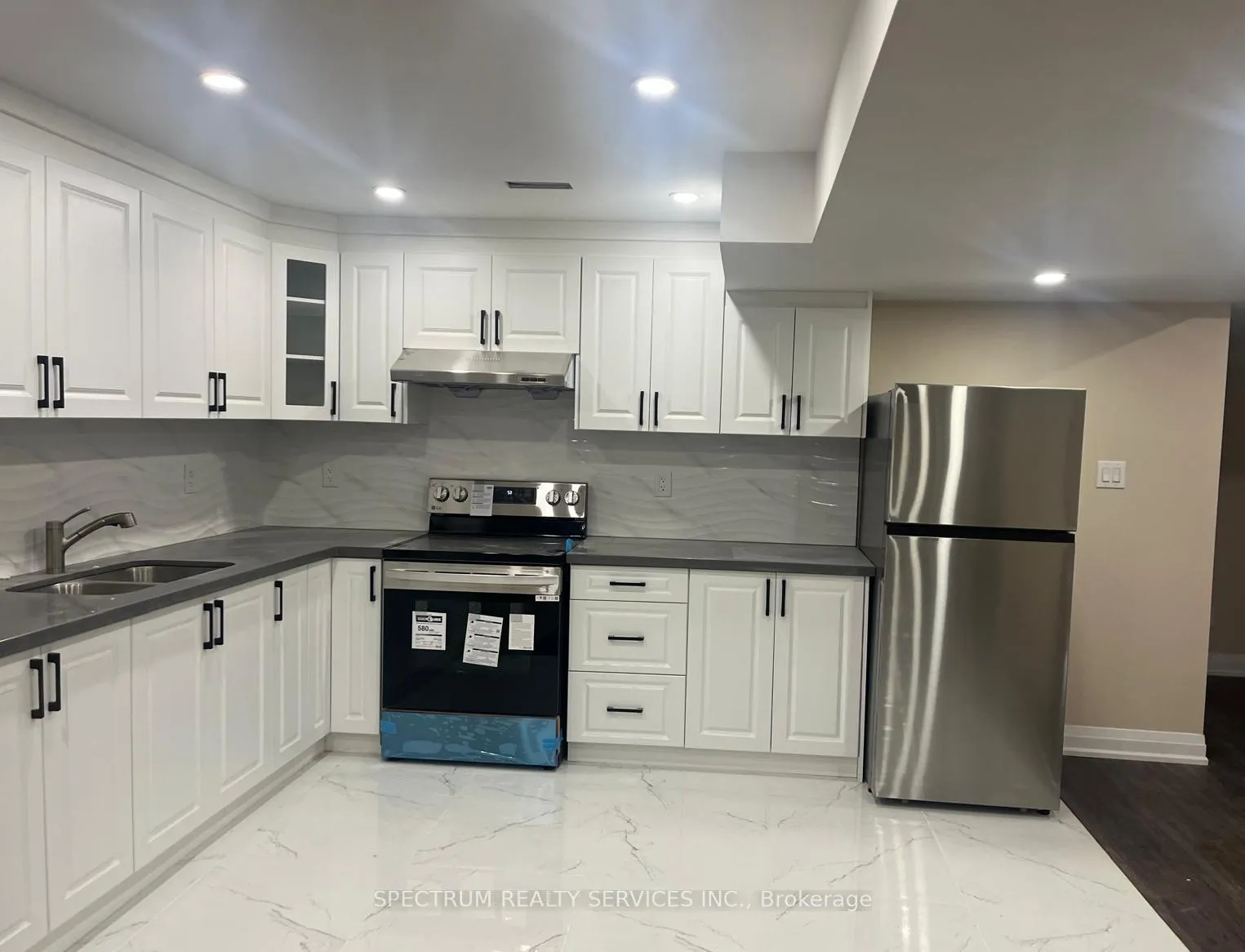 Photo 2 of Unit BSMT, 222 Granite Ridge Trail, Hamilton, Waterdown — HOMEH