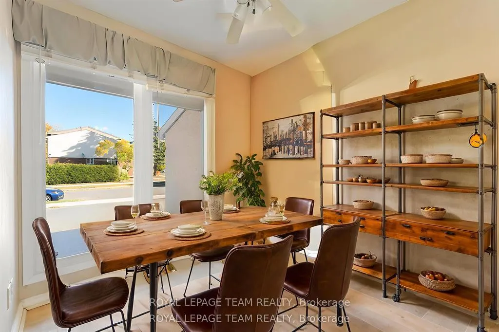 Photo 4 of 1094 Alenmede Crescent, Ottawa, Fairfield Heights — HOMEH