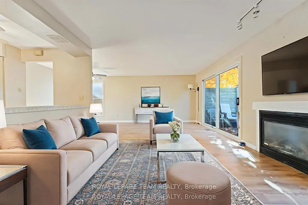 Photo 9 of 1094 Alenmede Crescent, Ottawa, Fairfield Heights — HOMEH