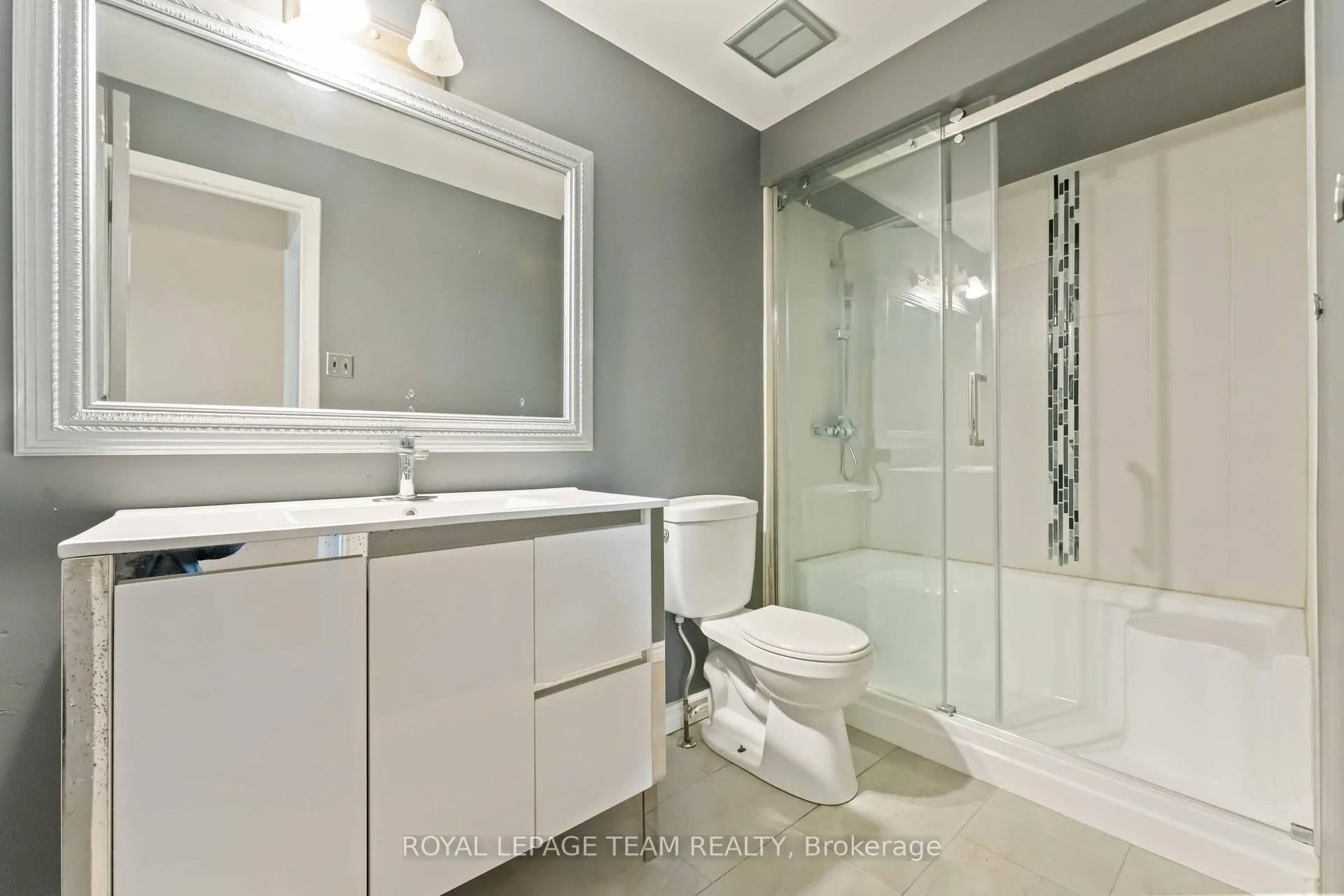 Photo 16 of 1094 Alenmede Crescent, Ottawa, Fairfield Heights — HOMEH