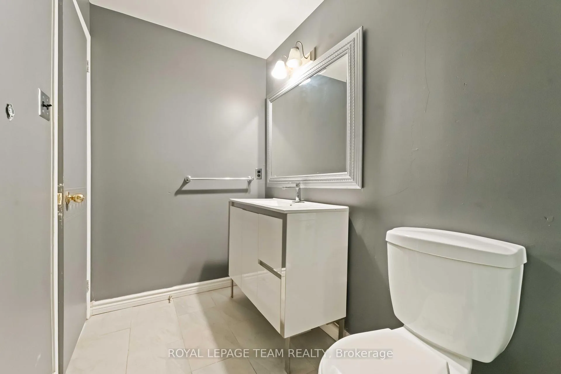 Photo 17 of 1094 Alenmede Crescent, Ottawa, Fairfield Heights — HOMEH