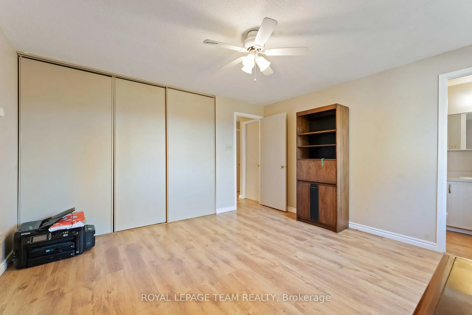 Photo 19 of 1094 Alenmede Crescent, Ottawa, Fairfield Heights — HOMEH