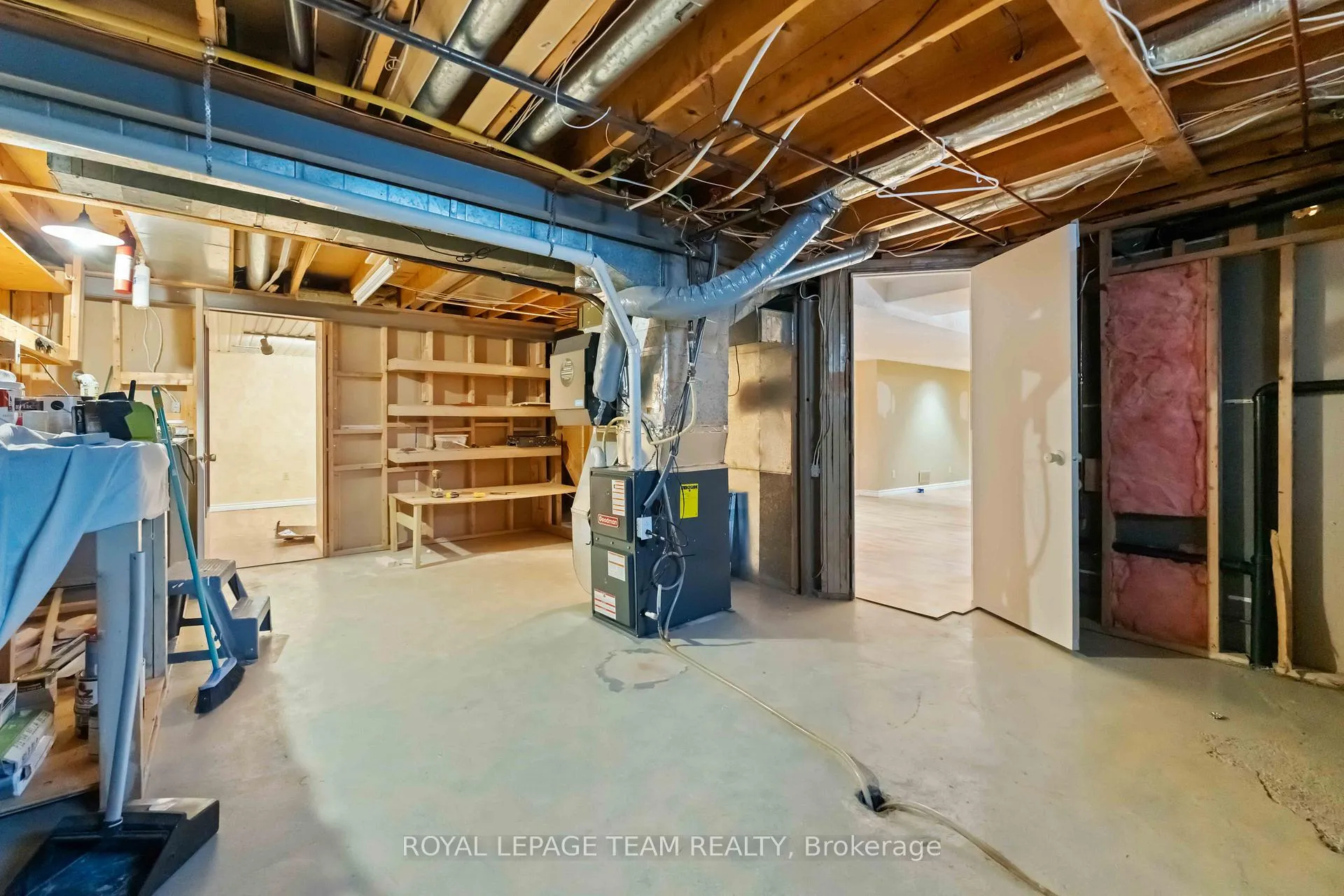 Photo 28 of 1094 Alenmede Crescent, Ottawa, Fairfield Heights — HOMEH