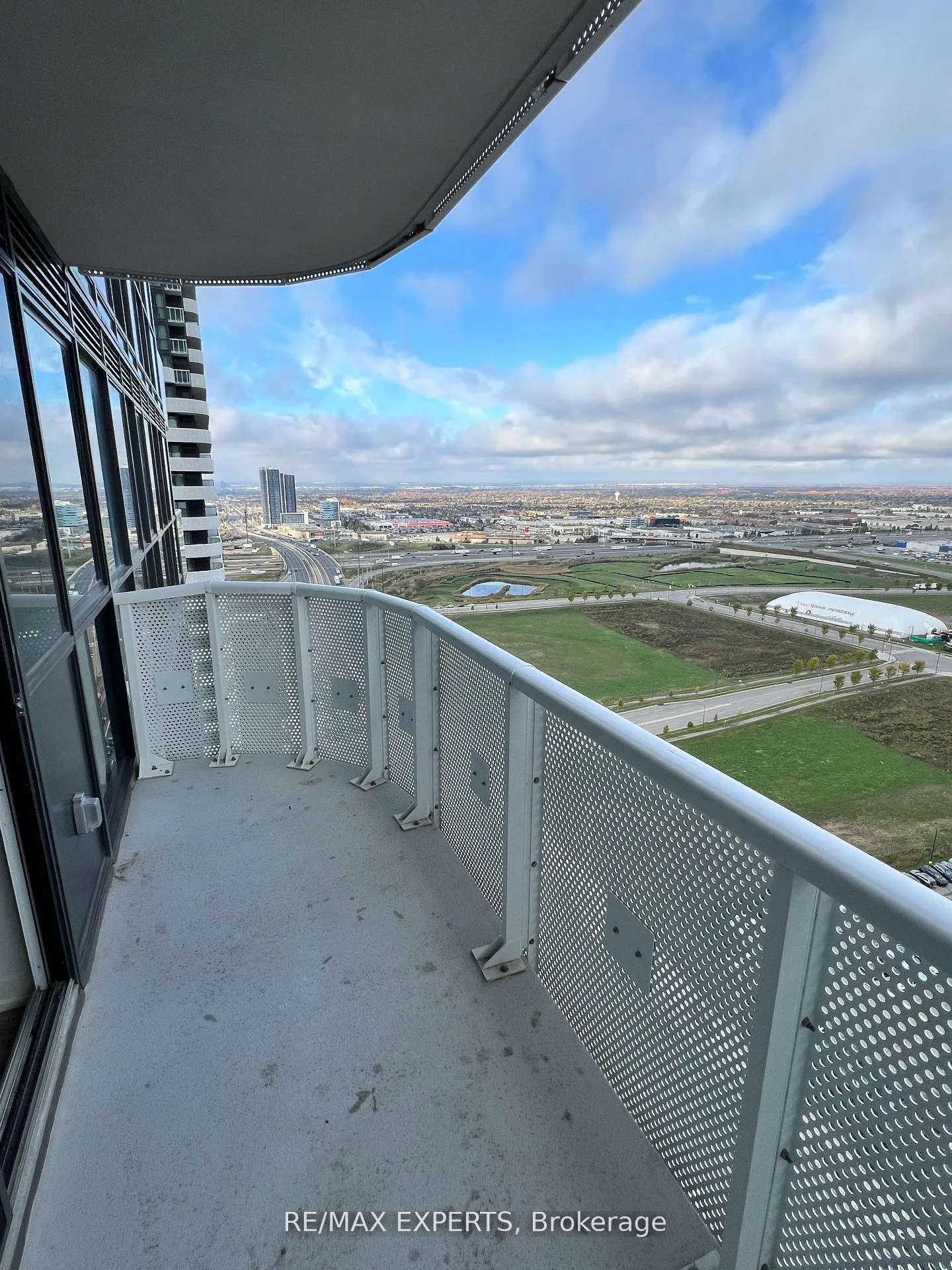 Photo 19 of Unit 2803, 8 Interchange Way, Vaughan, Vaughan Corporate Centre — HOMEH