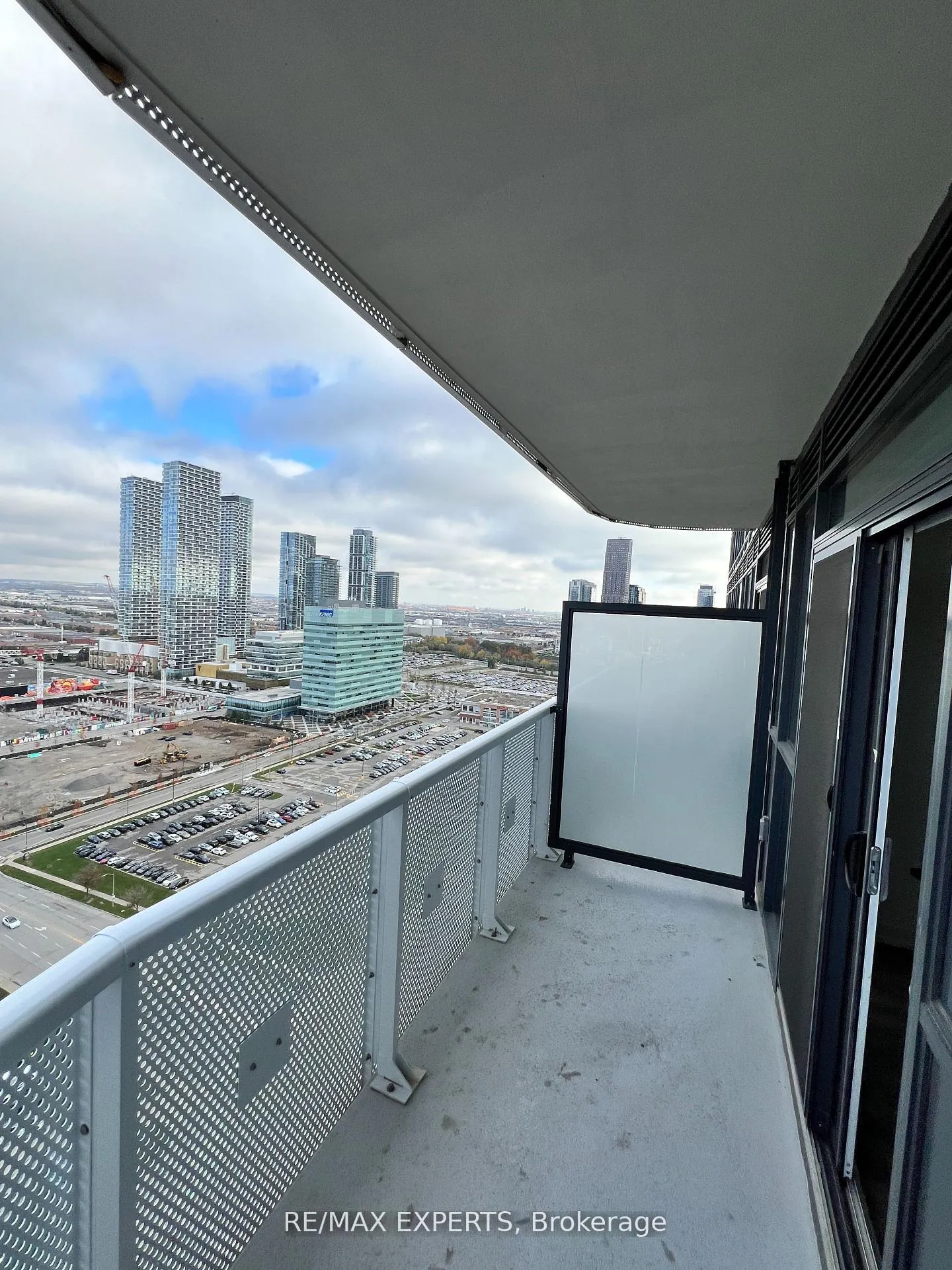 Photo 21 of Unit 2803, 8 Interchange Way, Vaughan, Vaughan Corporate Centre — HOMEH