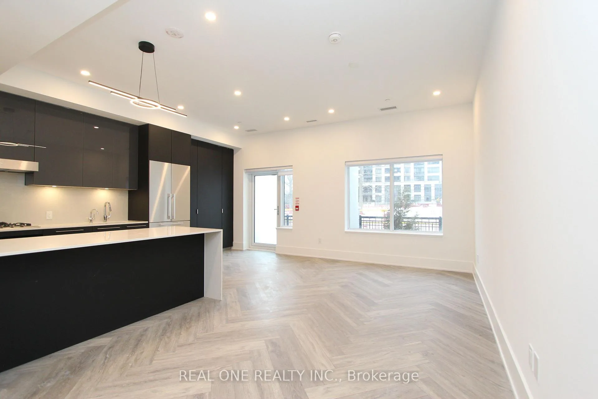 Photo 7 of Unit 122W, 8 Cedarland Drive, Markham, Unionville — HOMEH