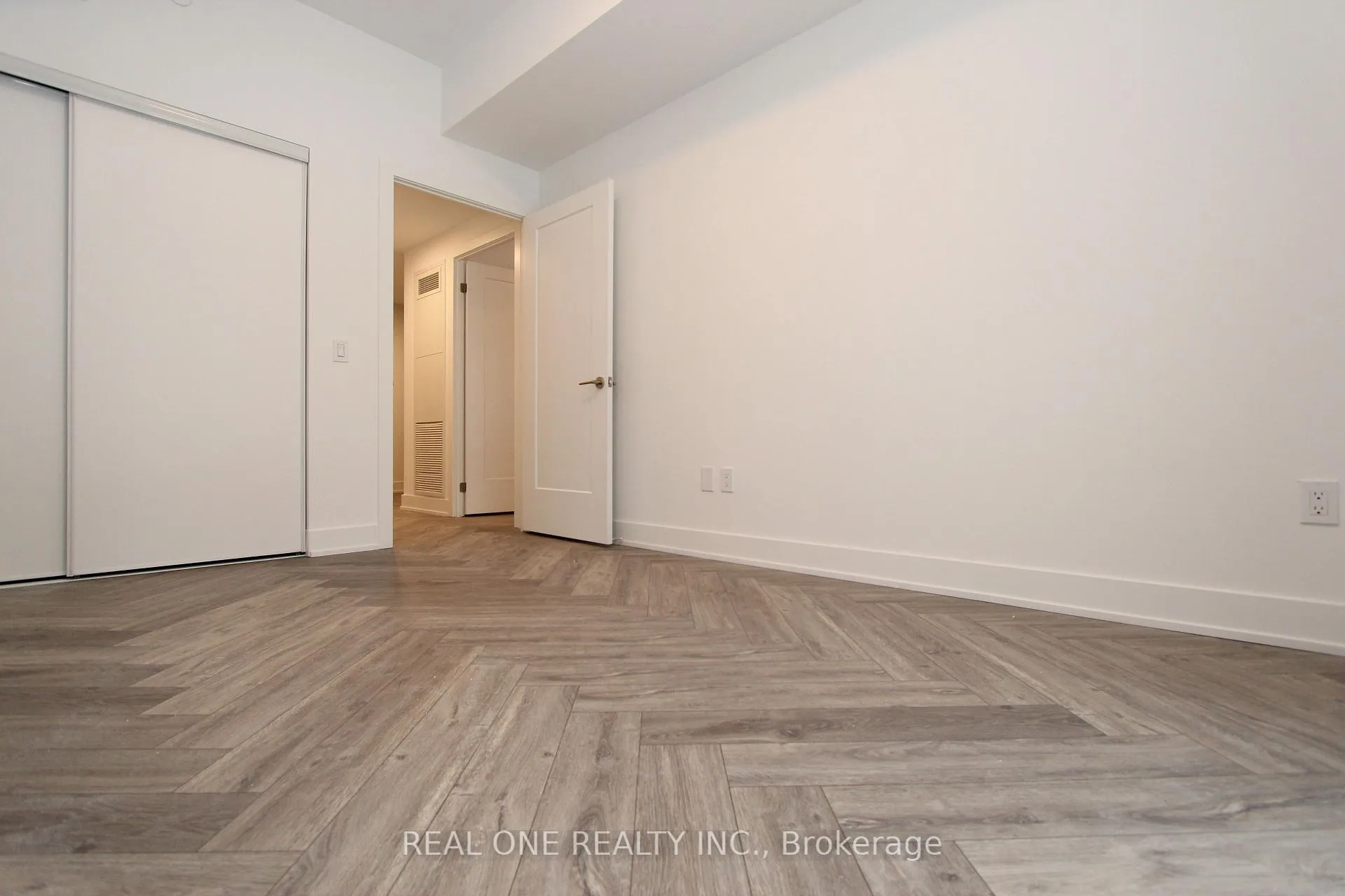 Photo 18 of Unit 122W, 8 Cedarland Drive, Markham, Unionville — HOMEH