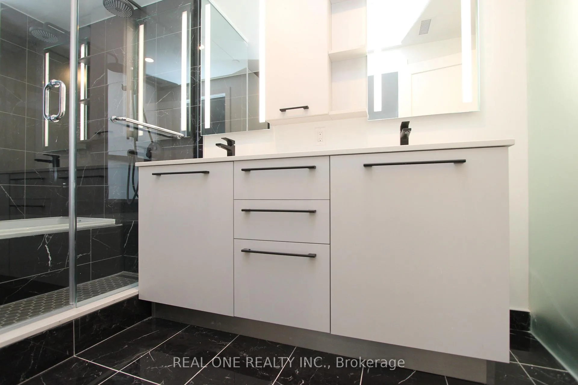 Photo 31 of Unit 122W, 8 Cedarland Drive, Markham, Unionville — HOMEH