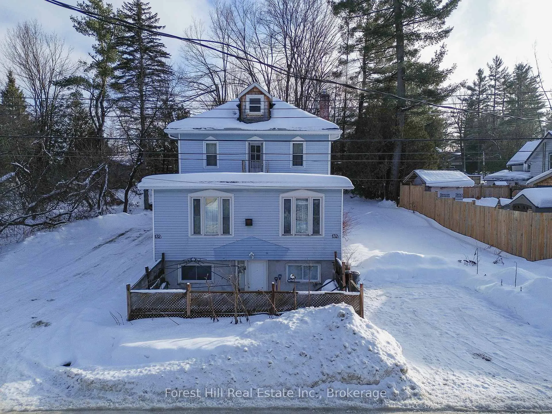 Photo 2 of 132 Richard Street, Bracebridge, Macaulay — HOMEH