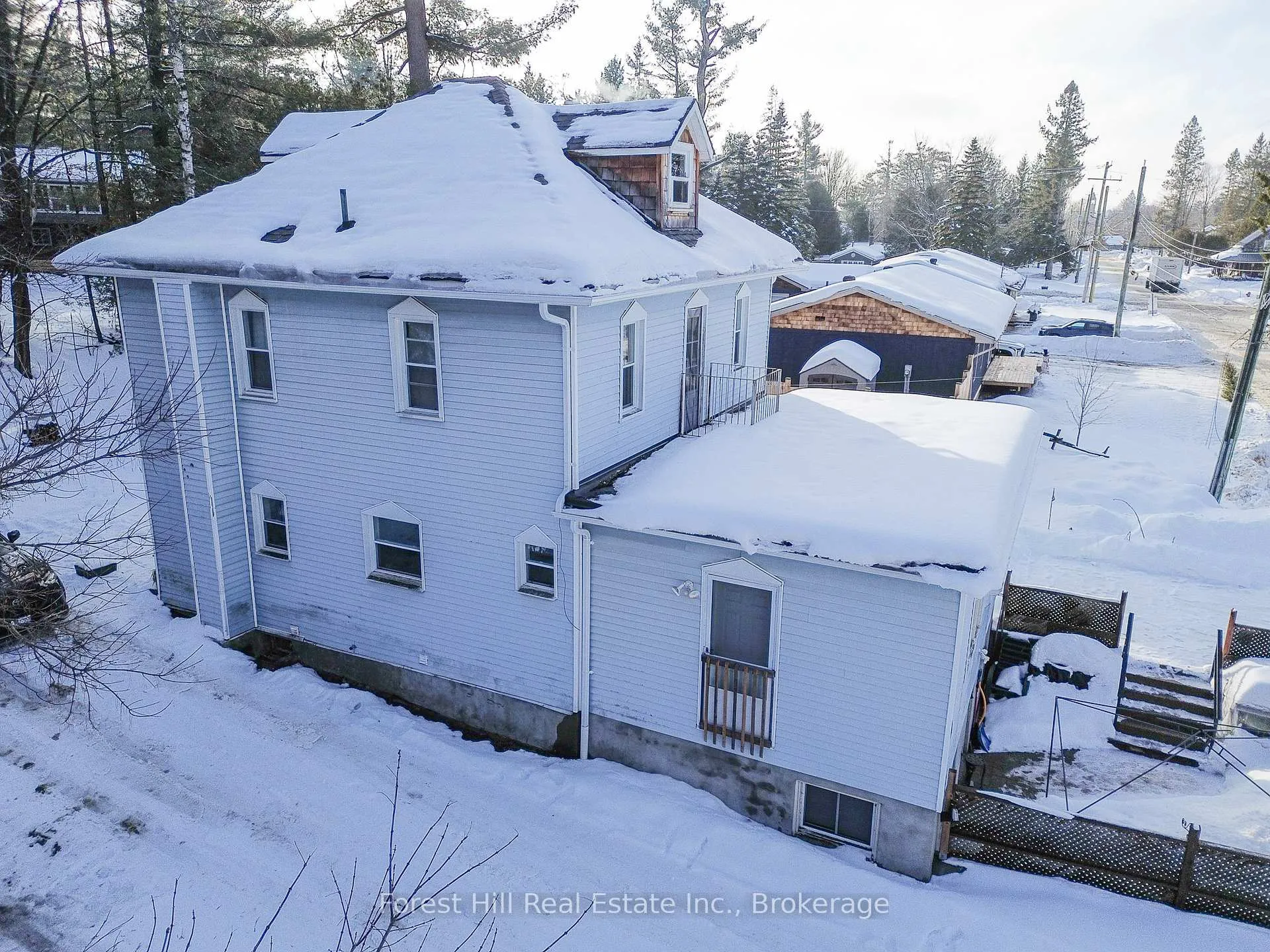 Photo 8 of 132 Richard Street, Bracebridge, Macaulay — HOMEH
