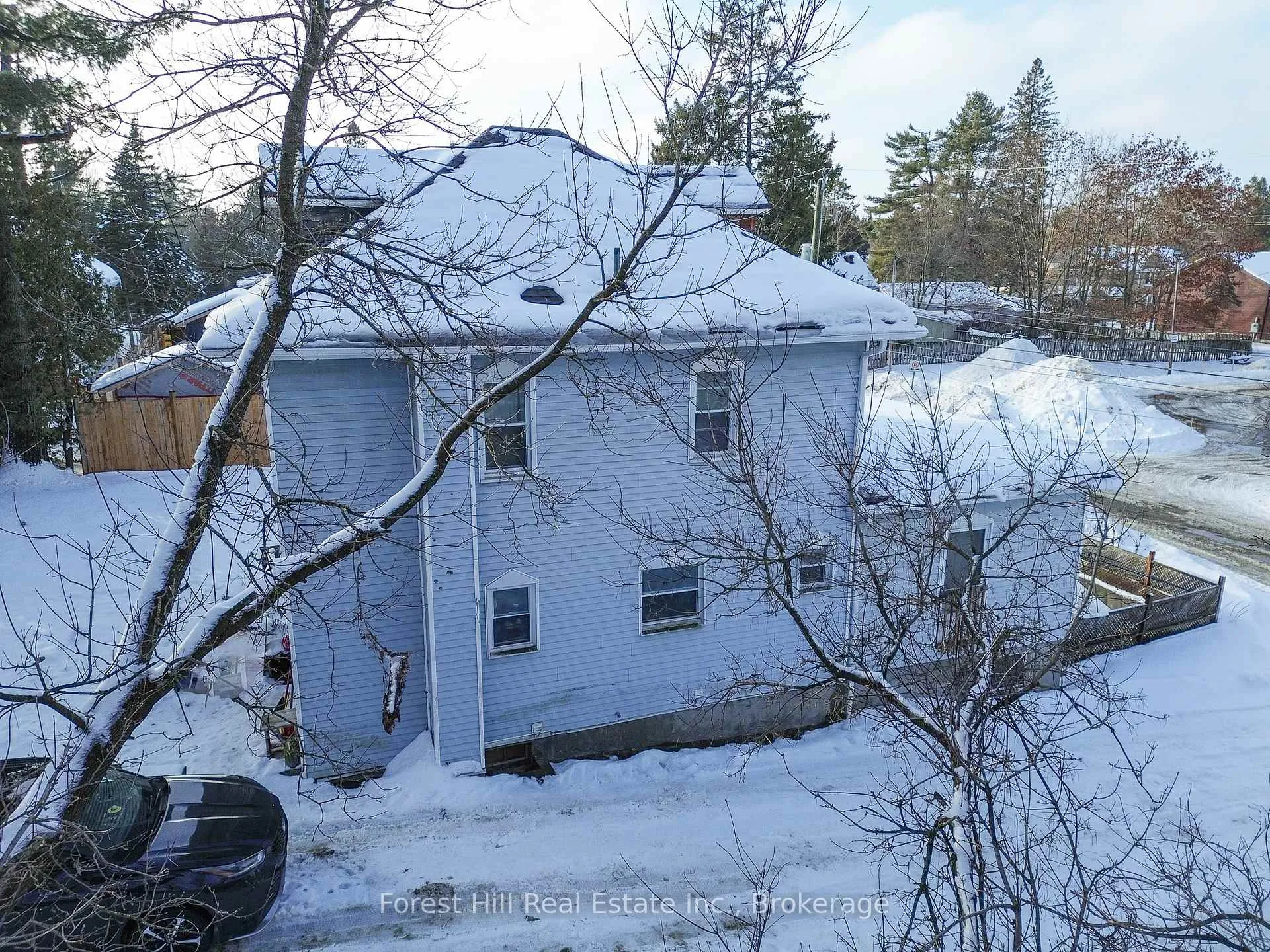 Photo 10 of 132 Richard Street, Bracebridge, Macaulay — HOMEH