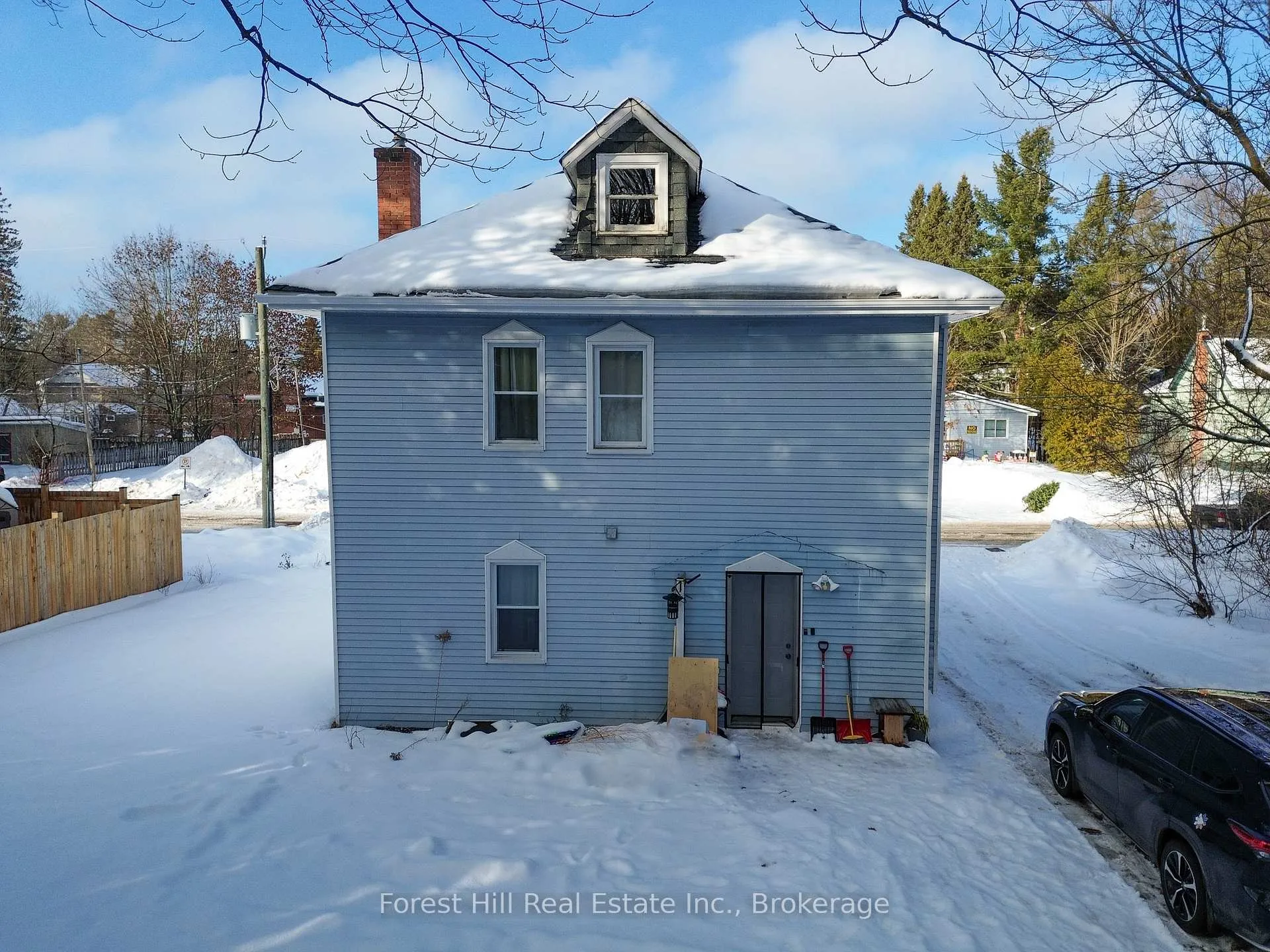 Photo 12 of 132 Richard Street, Bracebridge, Macaulay — HOMEH