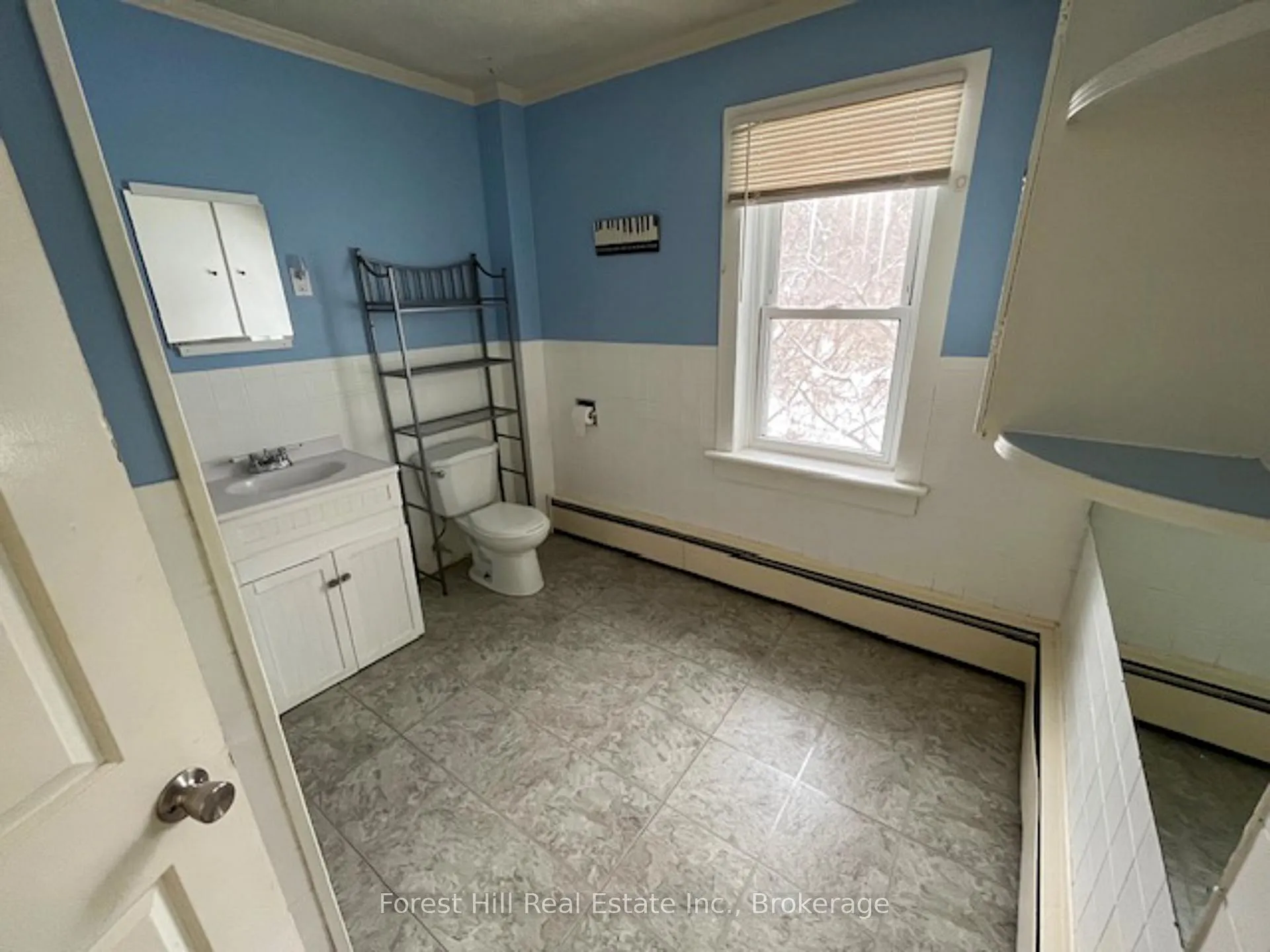 Photo 24 of 132 Richard Street, Bracebridge, Macaulay — HOMEH