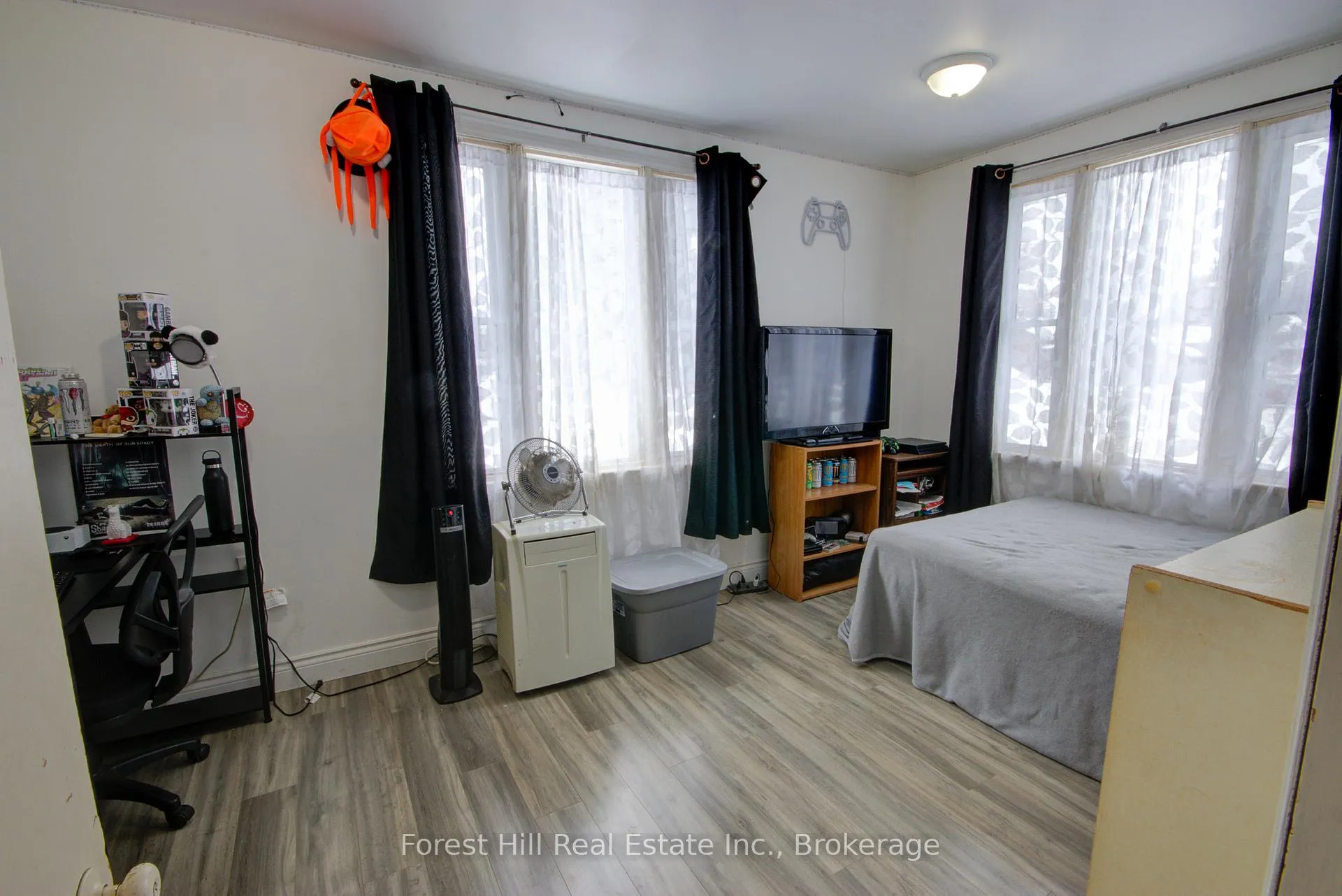 Photo 41 of 132 Richard Street, Bracebridge, Macaulay — HOMEH