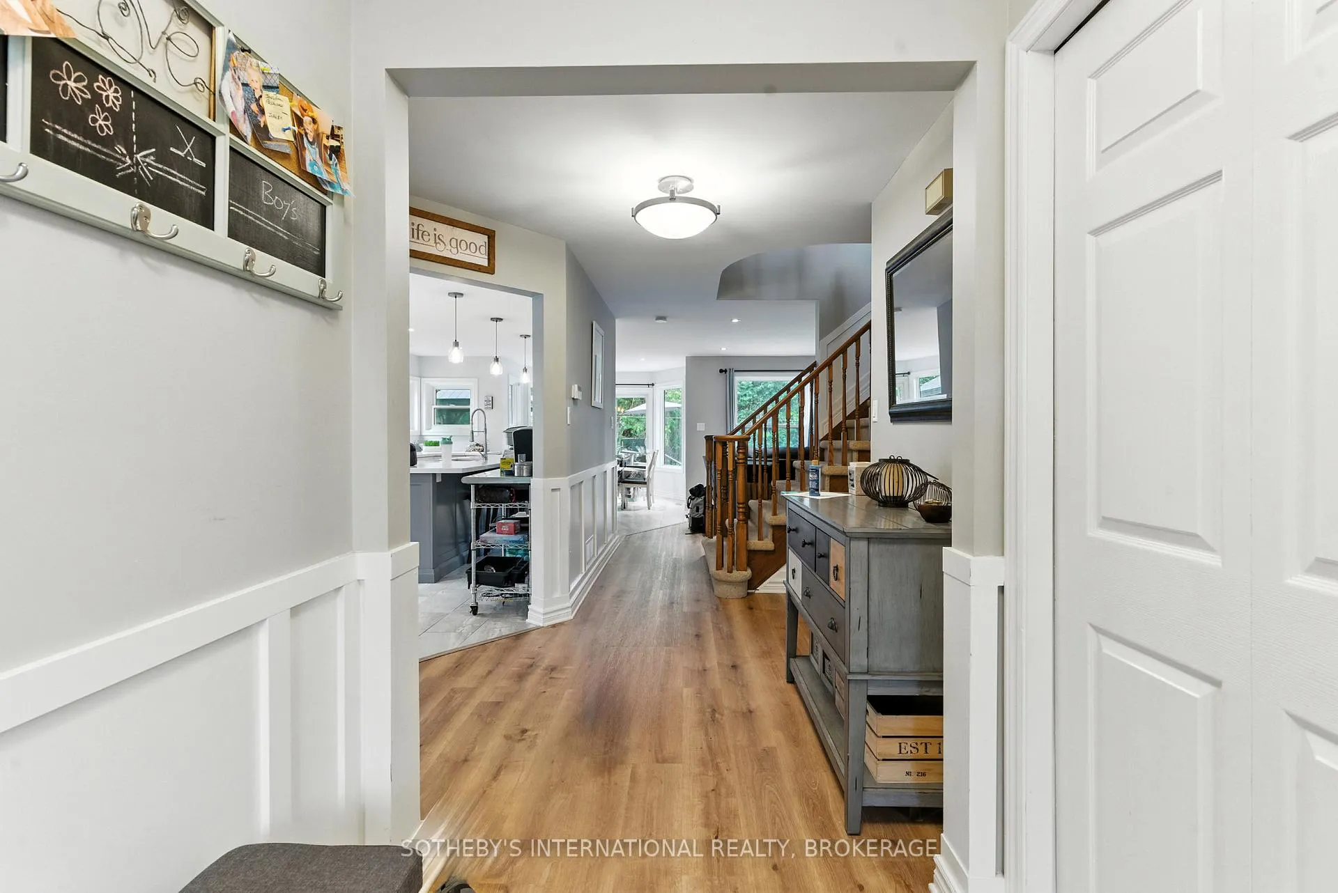 Photo 2 of 32 Sterling Street, St. Catharines, Rykert/Vansickle — HOMEH