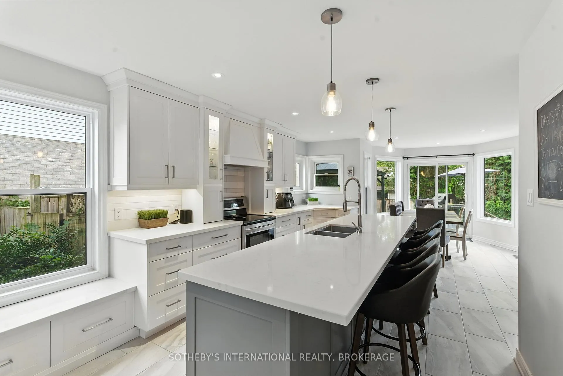 Photo 5 of 32 Sterling Street, St. Catharines, Rykert/Vansickle — HOMEH