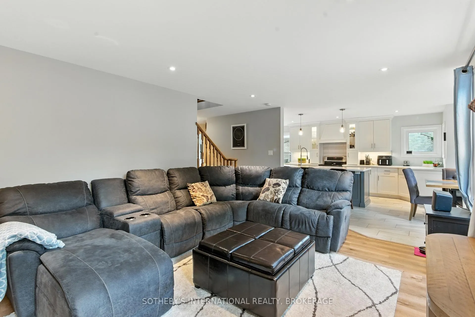 Photo 11 of 32 Sterling Street, St. Catharines, Rykert/Vansickle — HOMEH