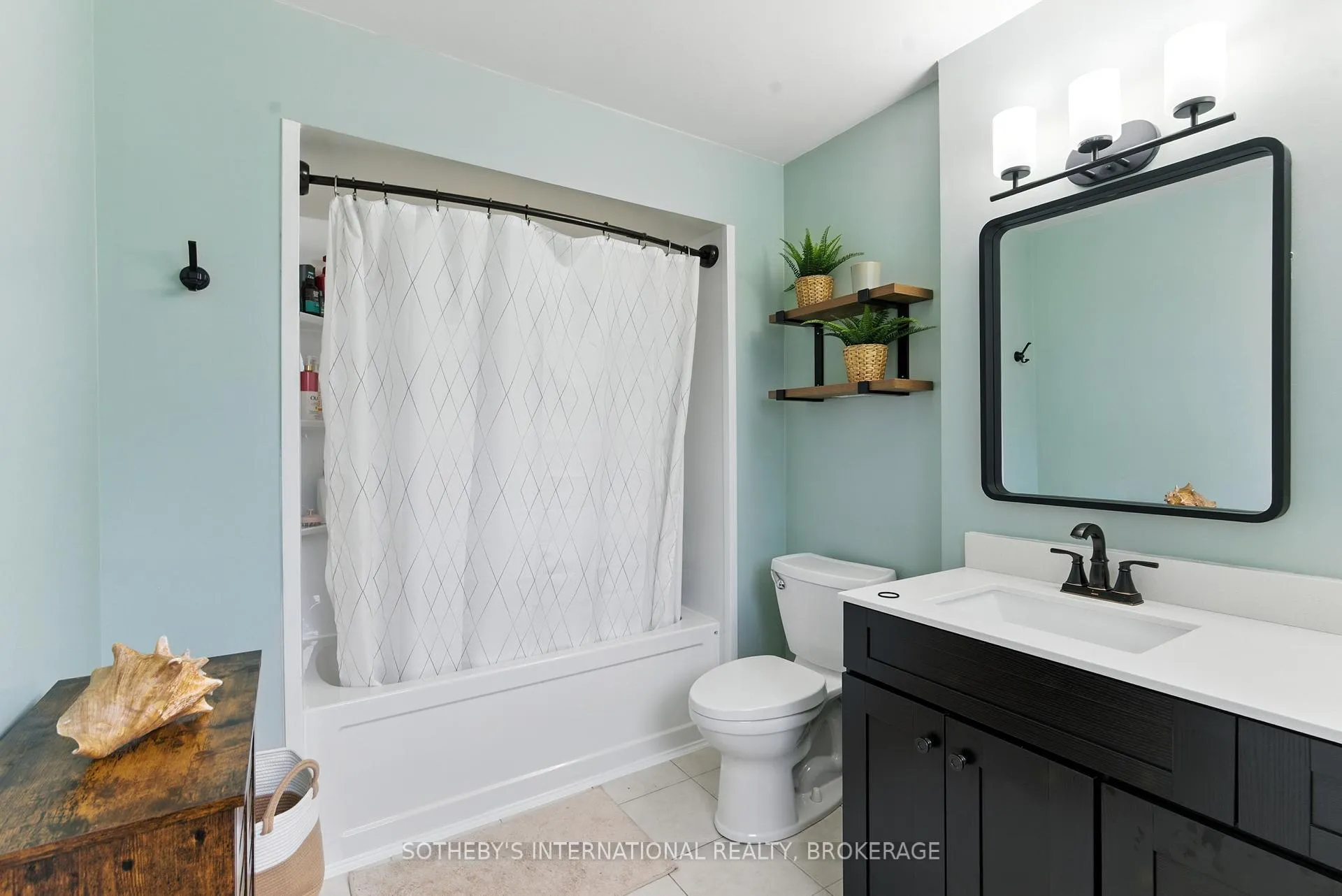 Photo 15 of 32 Sterling Street, St. Catharines, Rykert/Vansickle — HOMEH