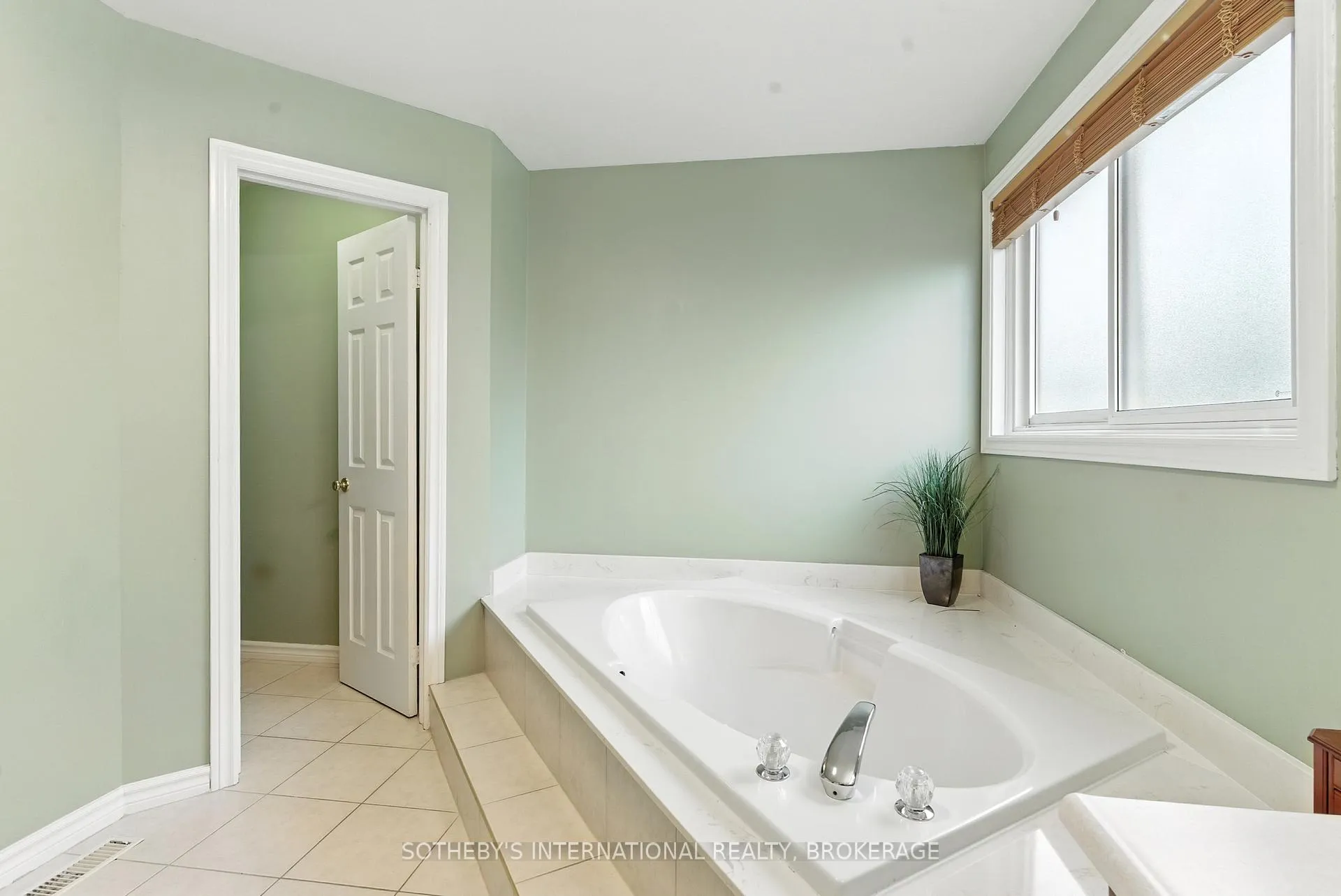 Photo 20 of 32 Sterling Street, St. Catharines, Rykert/Vansickle — HOMEH