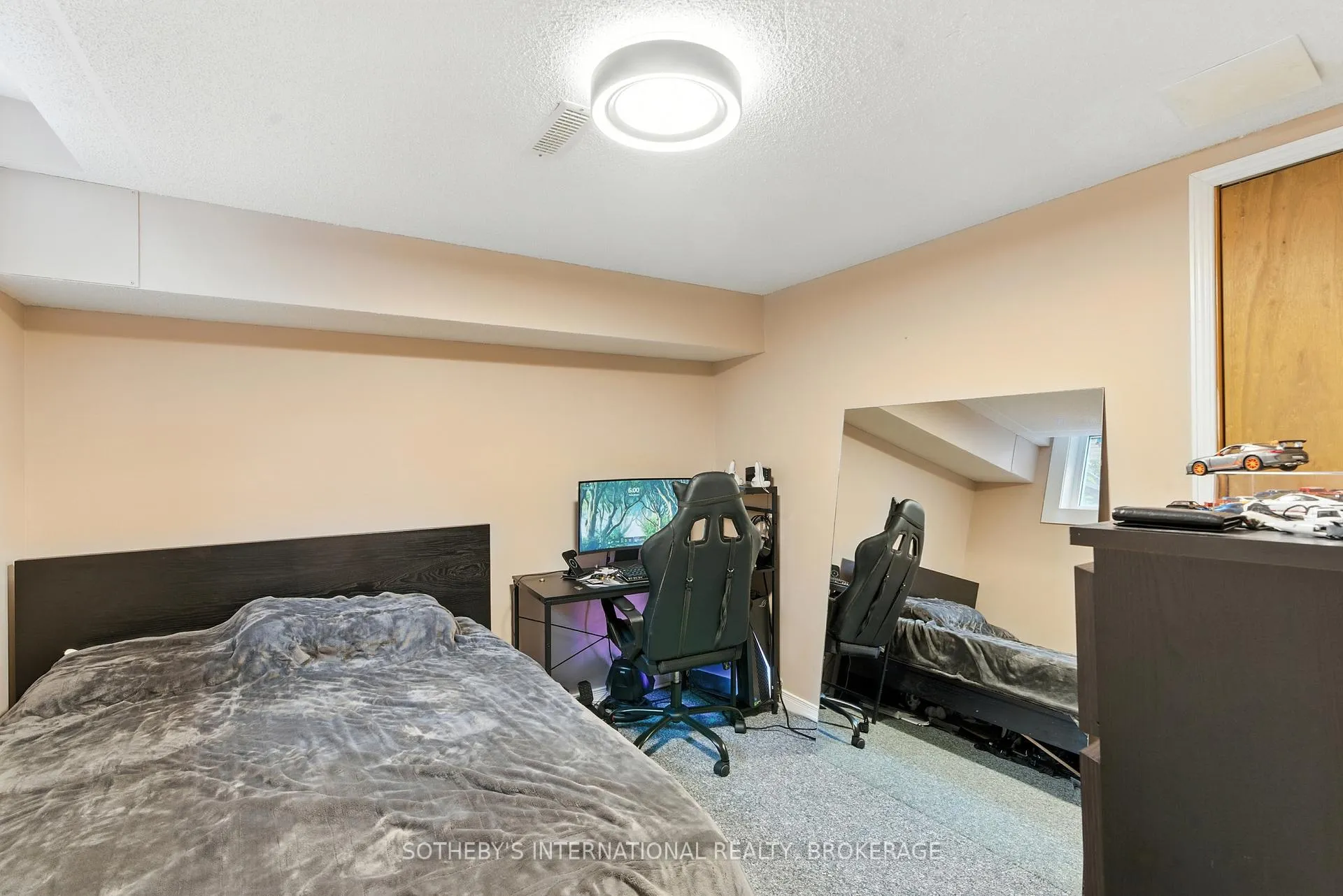 Photo 27 of 32 Sterling Street, St. Catharines, Rykert/Vansickle — HOMEH