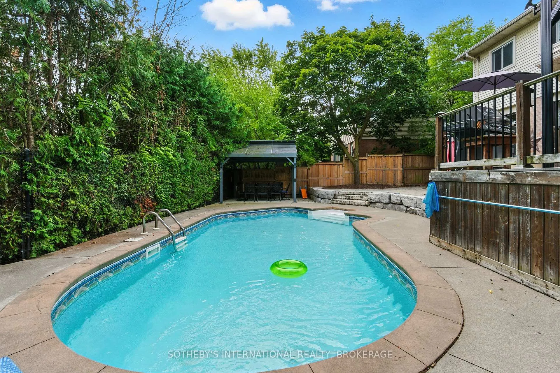 Photo 33 of 32 Sterling Street, St. Catharines, Rykert/Vansickle — HOMEH