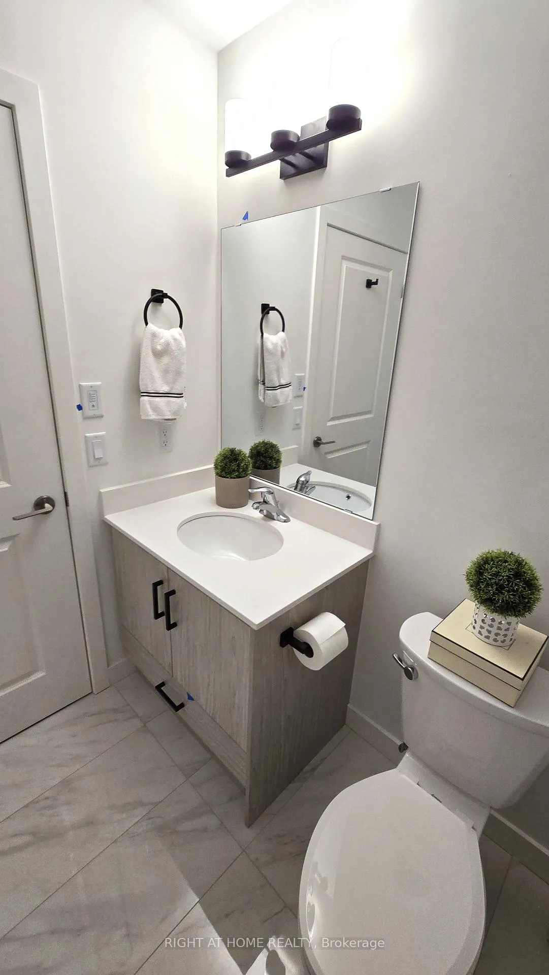 Photo 19 of Unit 603, 461 Green Road, Hamilton, Lakeshore — HOMEH