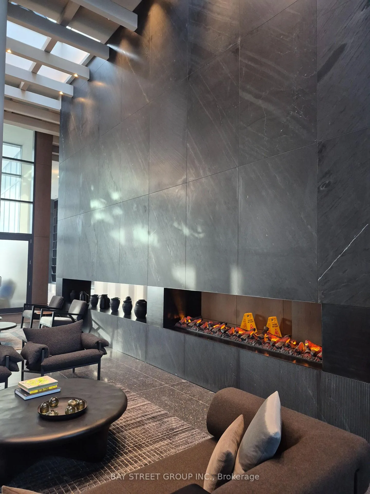 Photo 2 of Unit 3902, 28 Interchange Way, Vaughan, Vaughan Corporate Centre — HOMEH