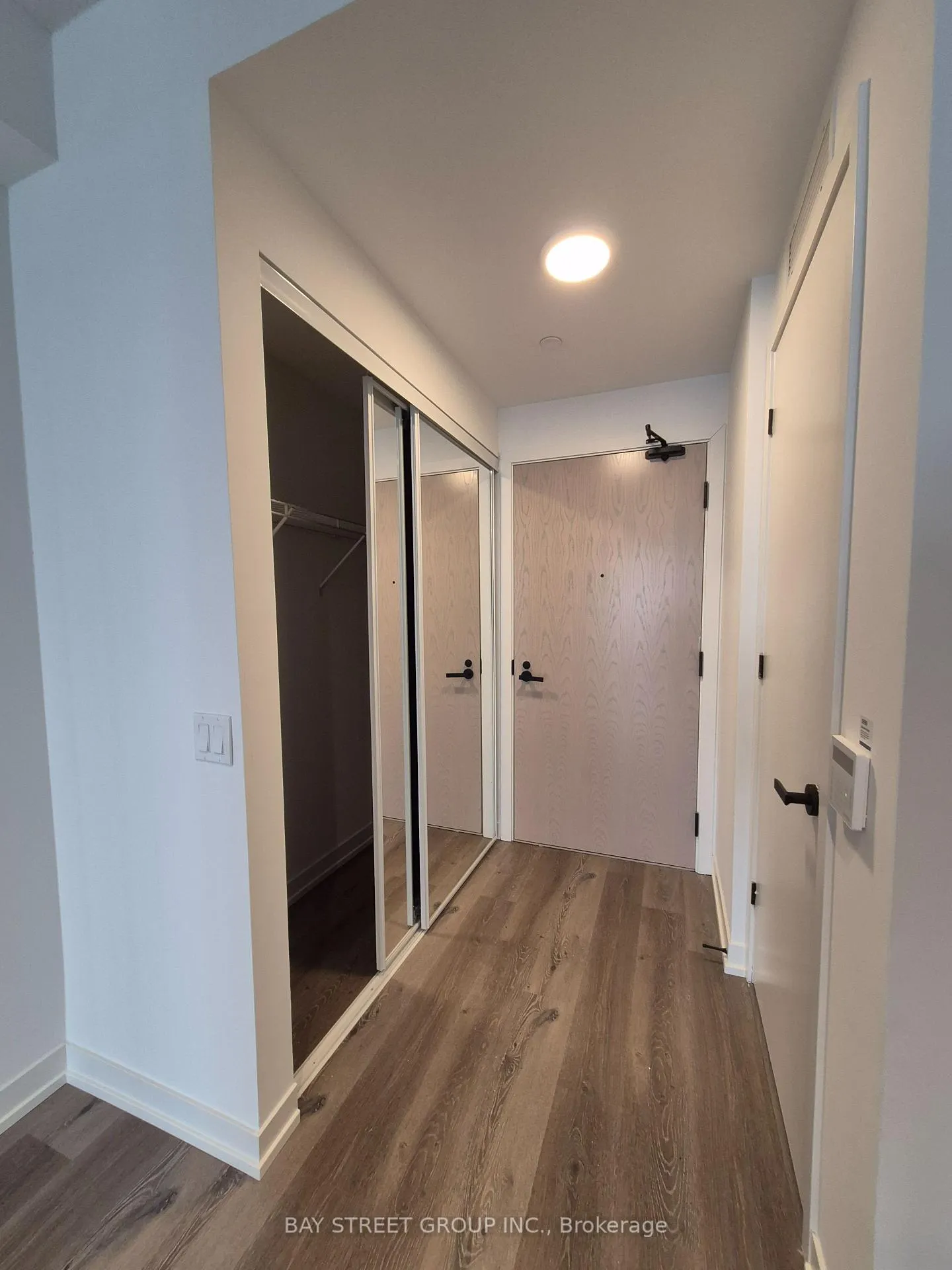 Photo 4 of Unit 3902, 28 Interchange Way, Vaughan, Vaughan Corporate Centre — HOMEH