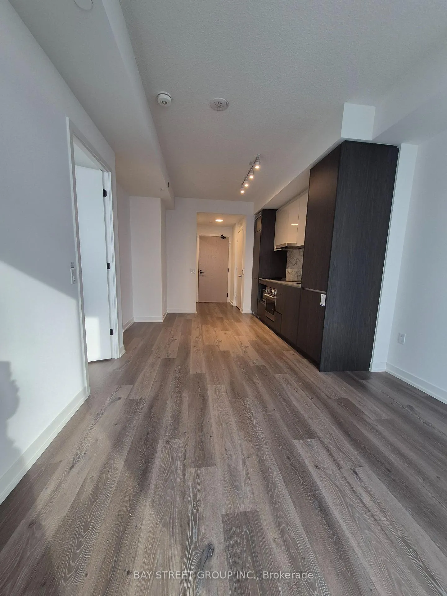 Photo 5 of Unit 3902, 28 Interchange Way, Vaughan, Vaughan Corporate Centre — HOMEH