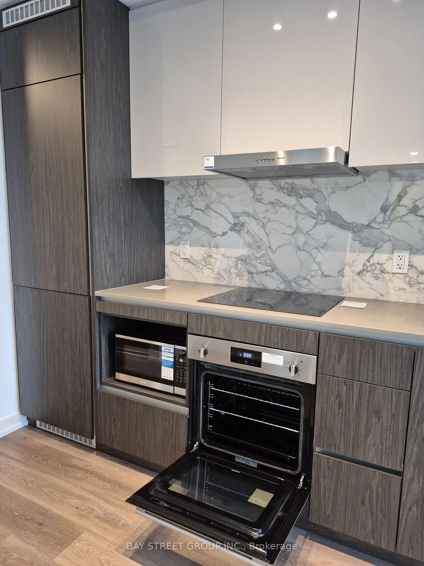 Photo 8 of Unit 3902, 28 Interchange Way, Vaughan, Vaughan Corporate Centre — HOMEH