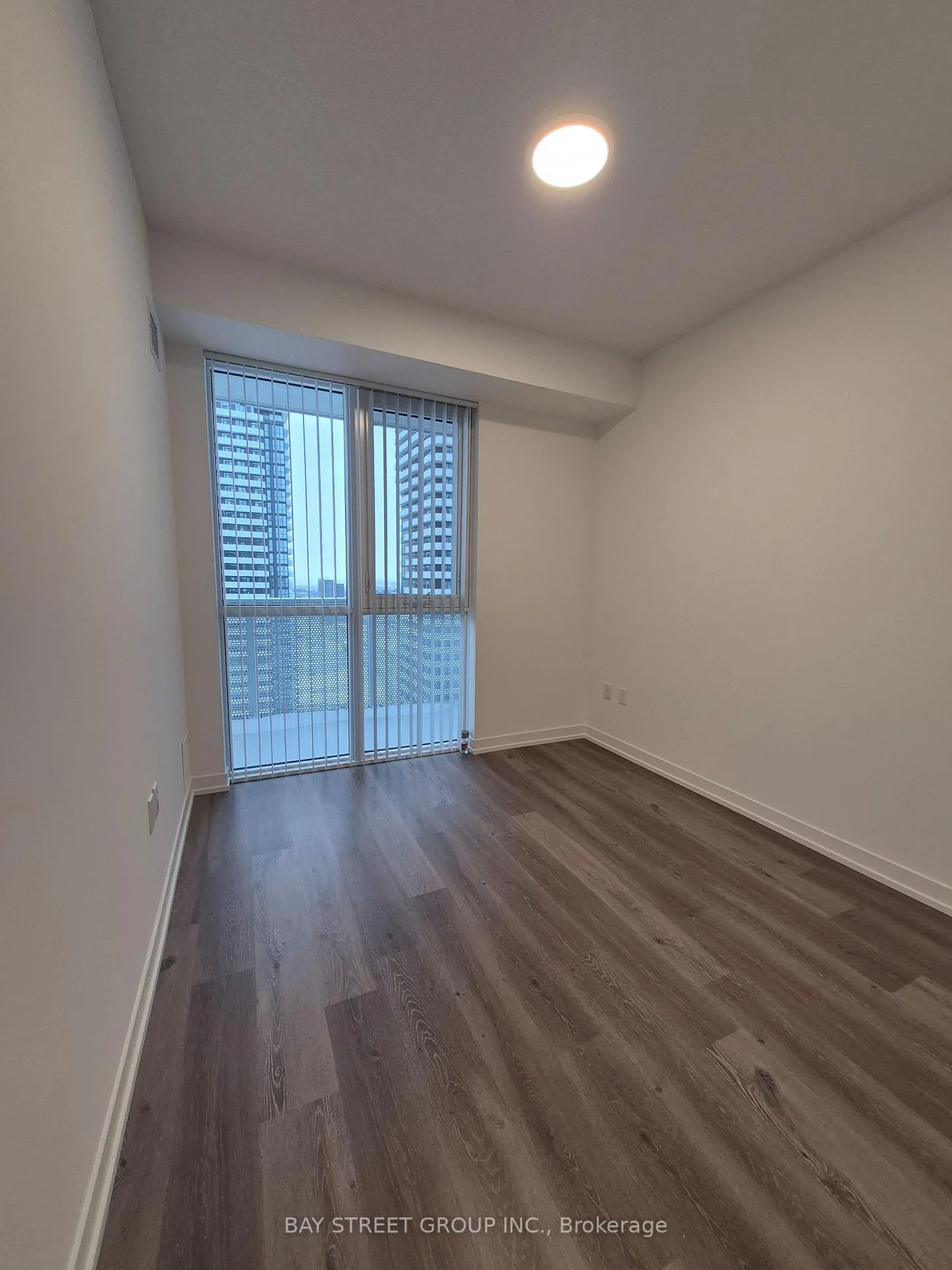 Photo 11 of Unit 3902, 28 Interchange Way, Vaughan, Vaughan Corporate Centre — HOMEH