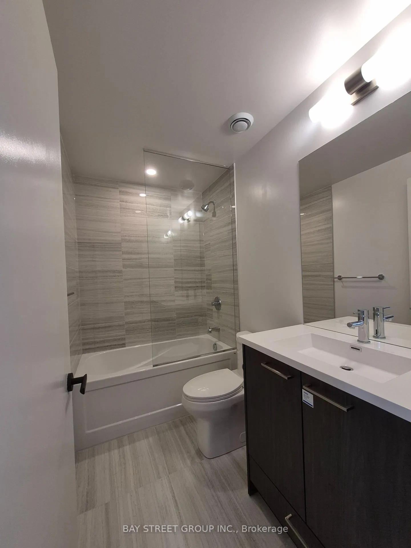 Photo 12 of Unit 3902, 28 Interchange Way, Vaughan, Vaughan Corporate Centre — HOMEH