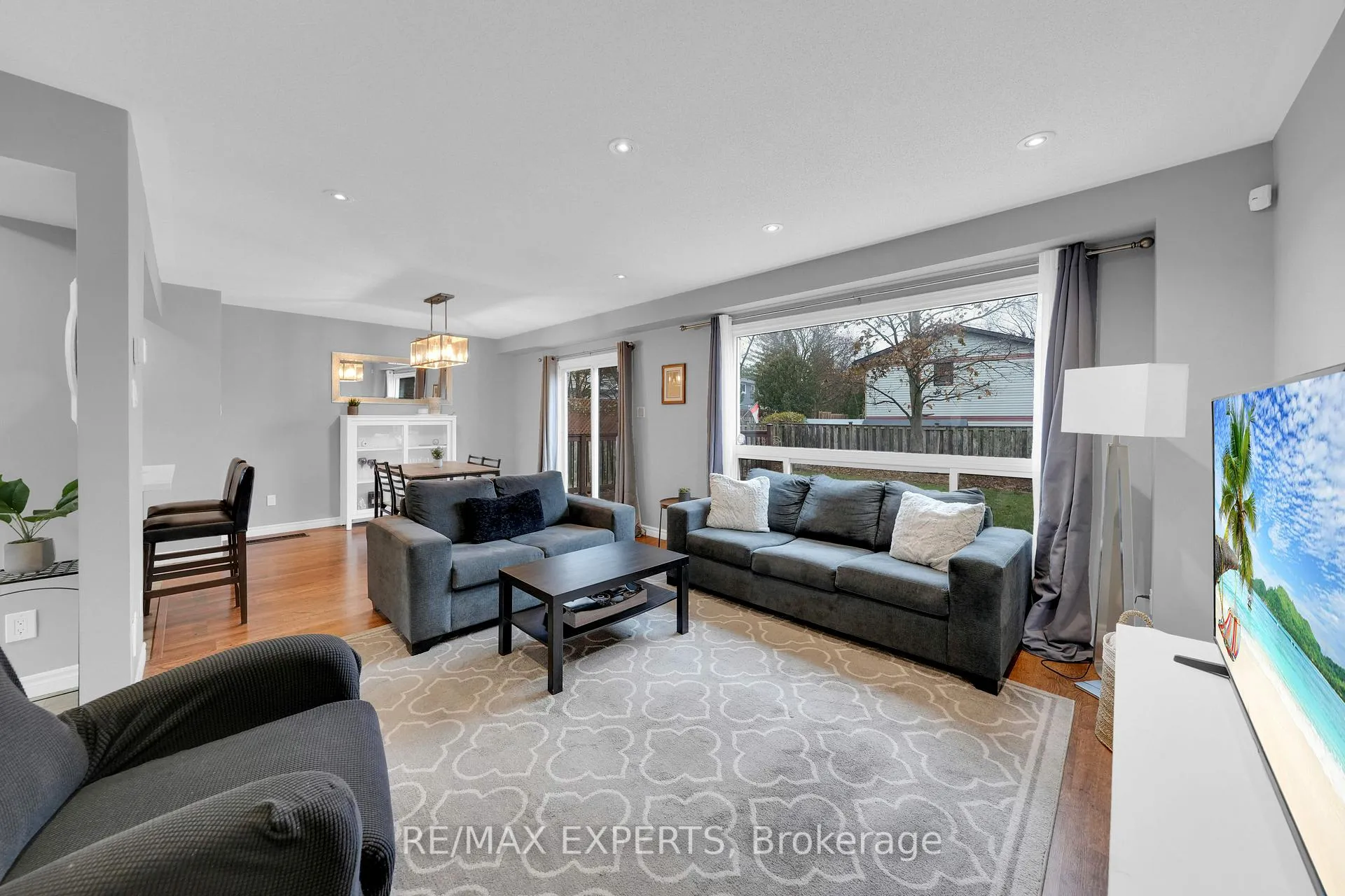 Photo 13 of 73 Downey Drive, Caledon, Bolton East — HOMEH