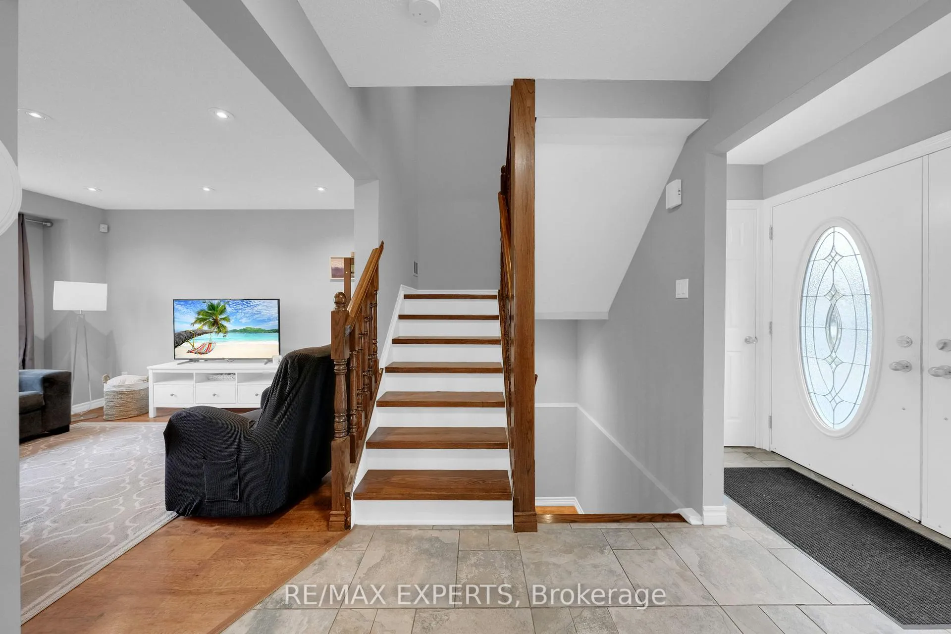 Photo 14 of 73 Downey Drive, Caledon, Bolton East — HOMEH