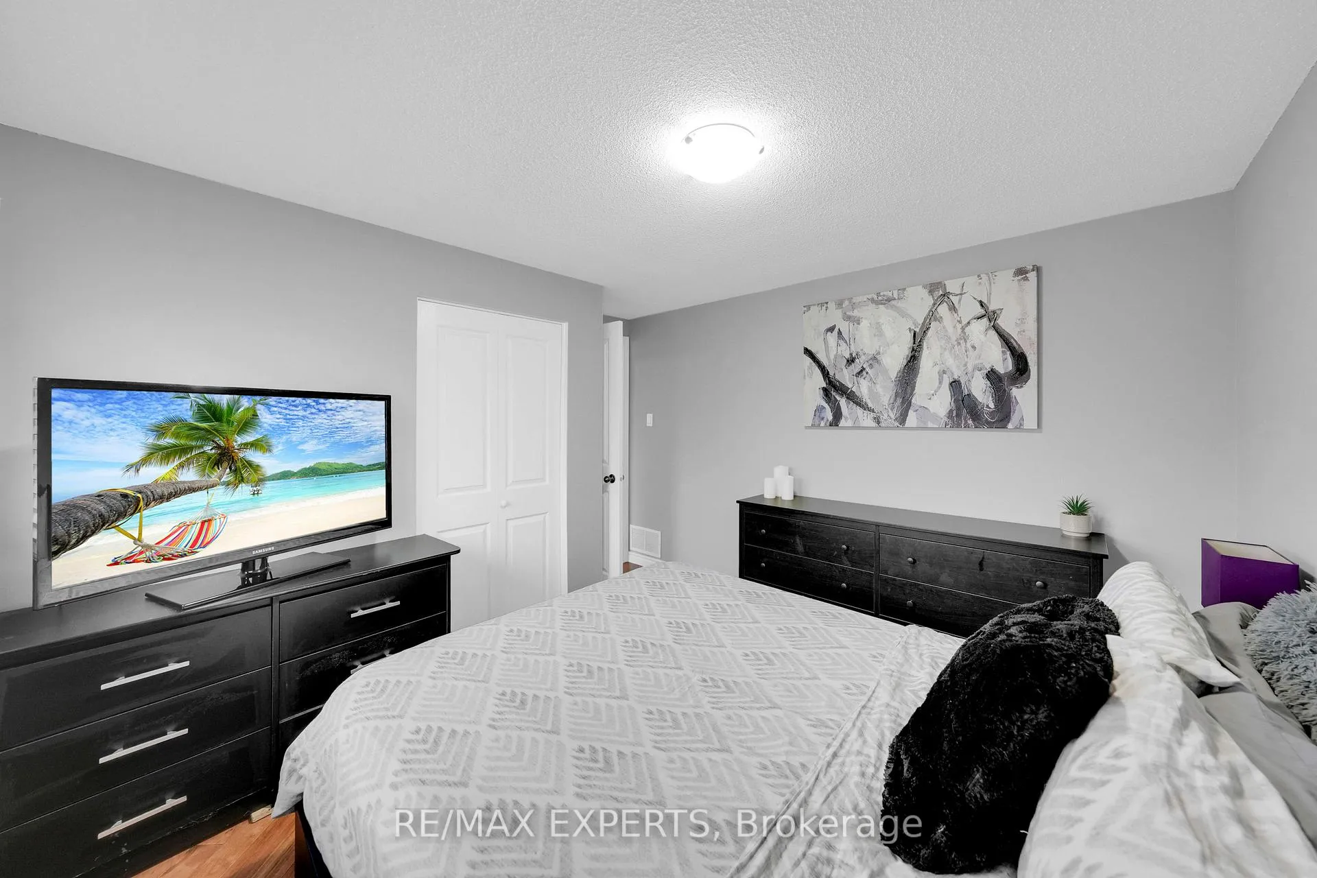 Photo 17 of 73 Downey Drive, Caledon, Bolton East — HOMEH