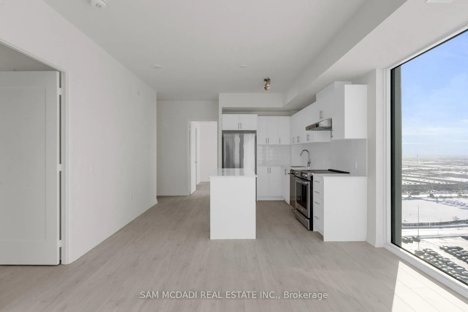Photo 7 of Unit 1709, 27 Korda Gate, Vaughan, Vellore Village — HOMEH
