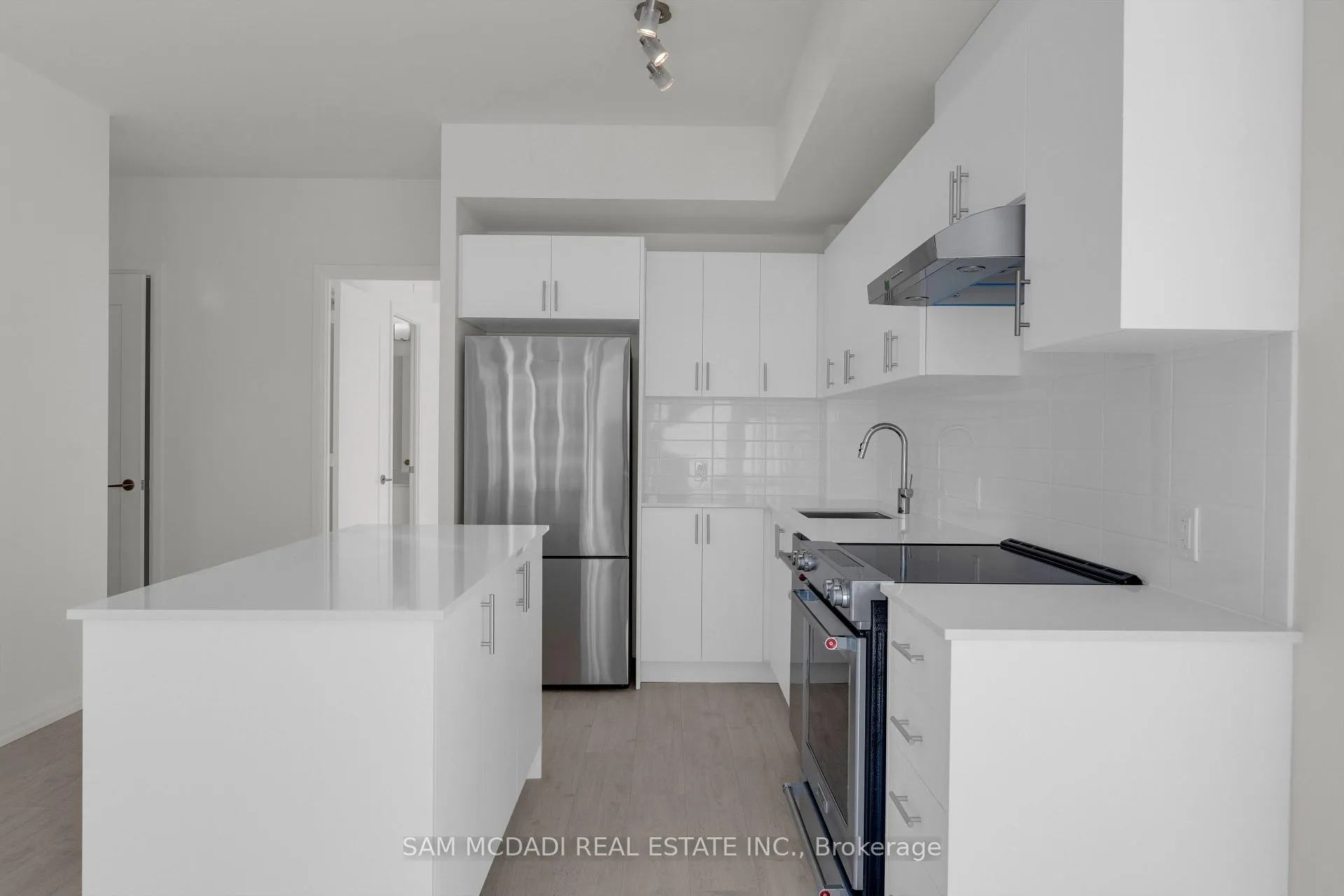 Photo 8 of Unit 1709, 27 Korda Gate, Vaughan, Vellore Village — HOMEH